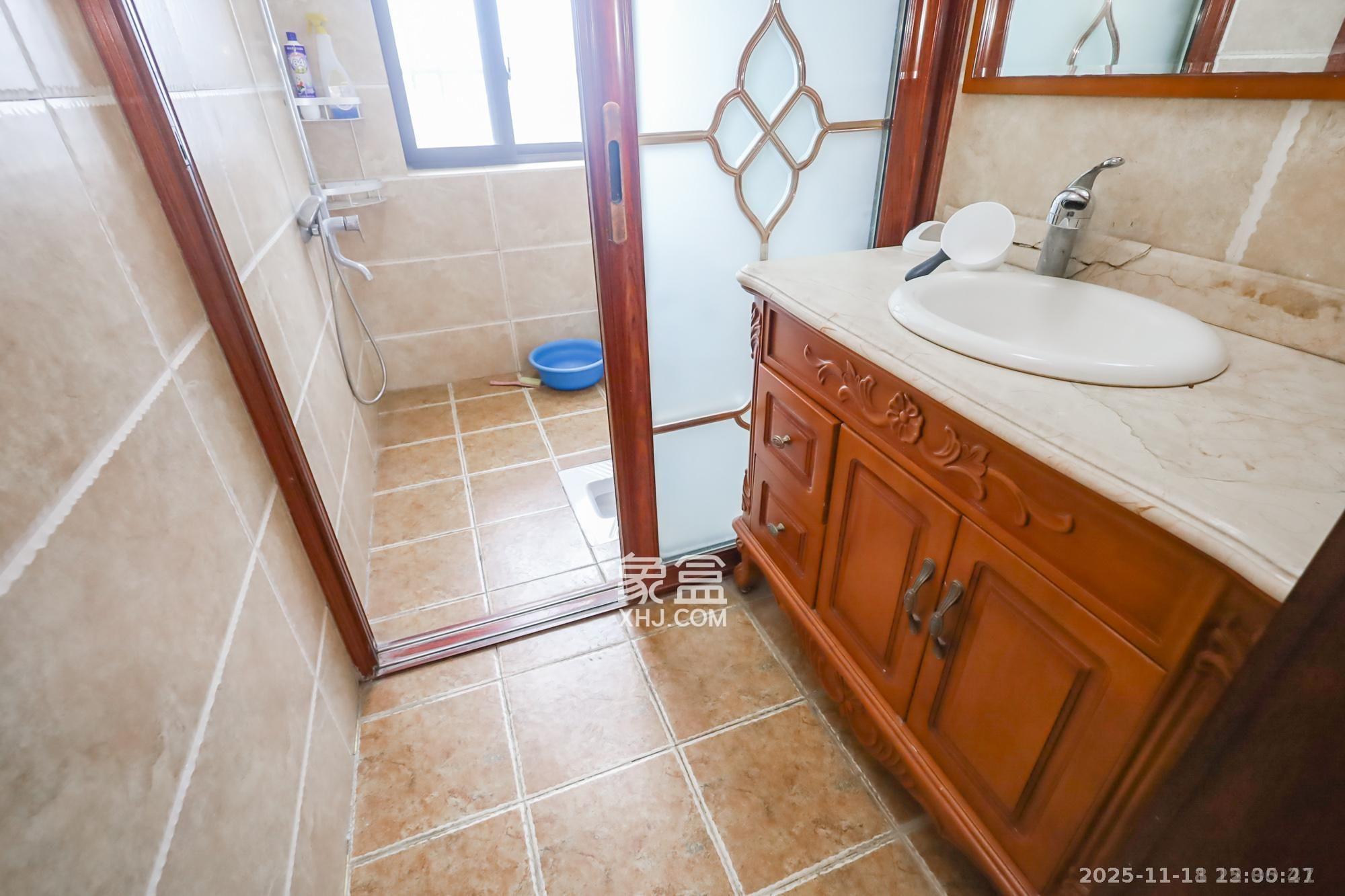 西岸润泽府 4室2厅2卫 4000.0元/月 西岸润泽府 4室2厅2卫 4000.0元/月室内图