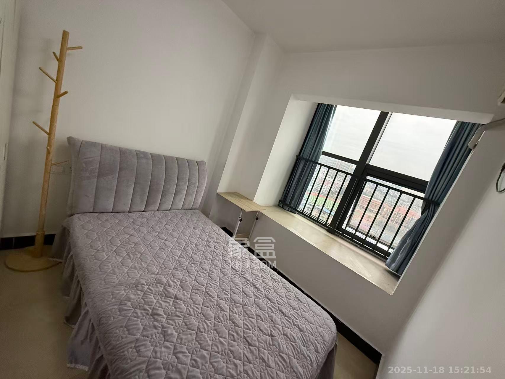 蓝湾国际广场  2室1厅1卫    2400.0元/月室内图