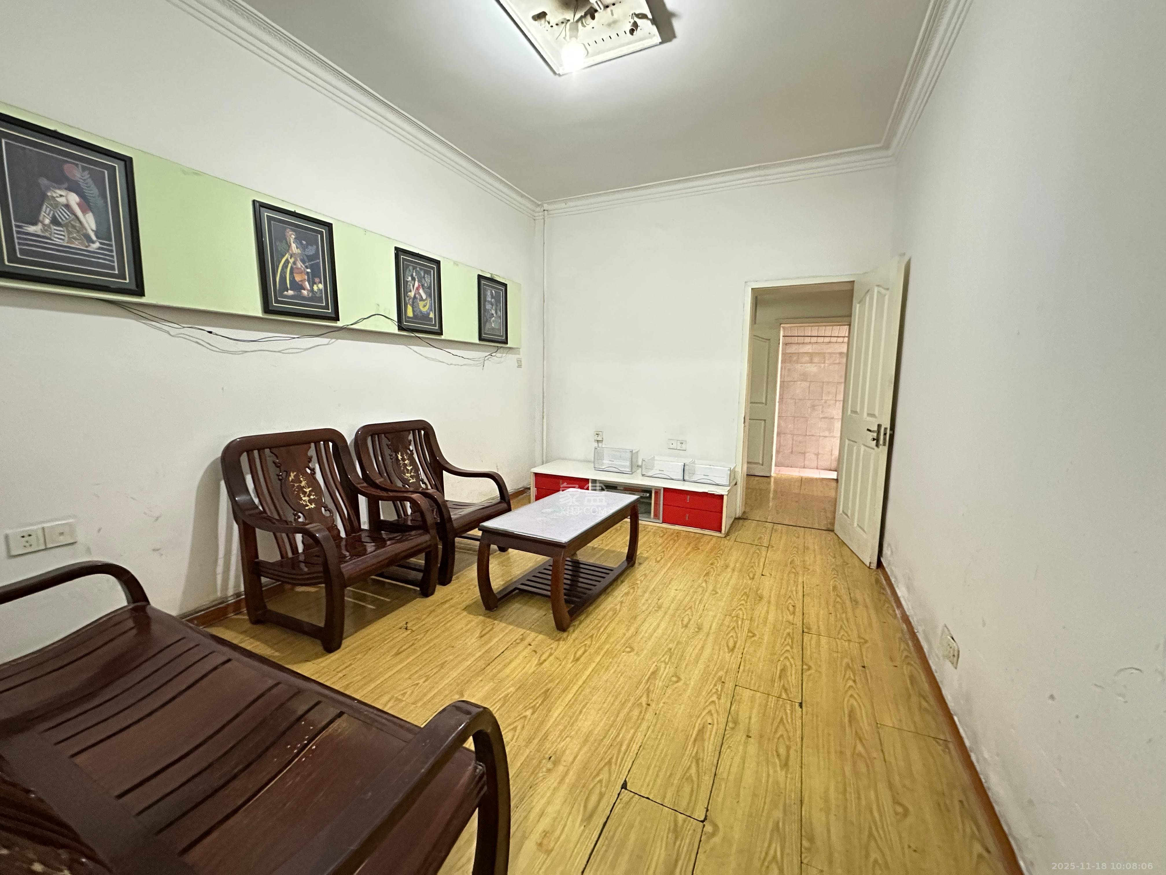 广电南院宿舍  3室2厅1卫    1500.0元/月室内图1