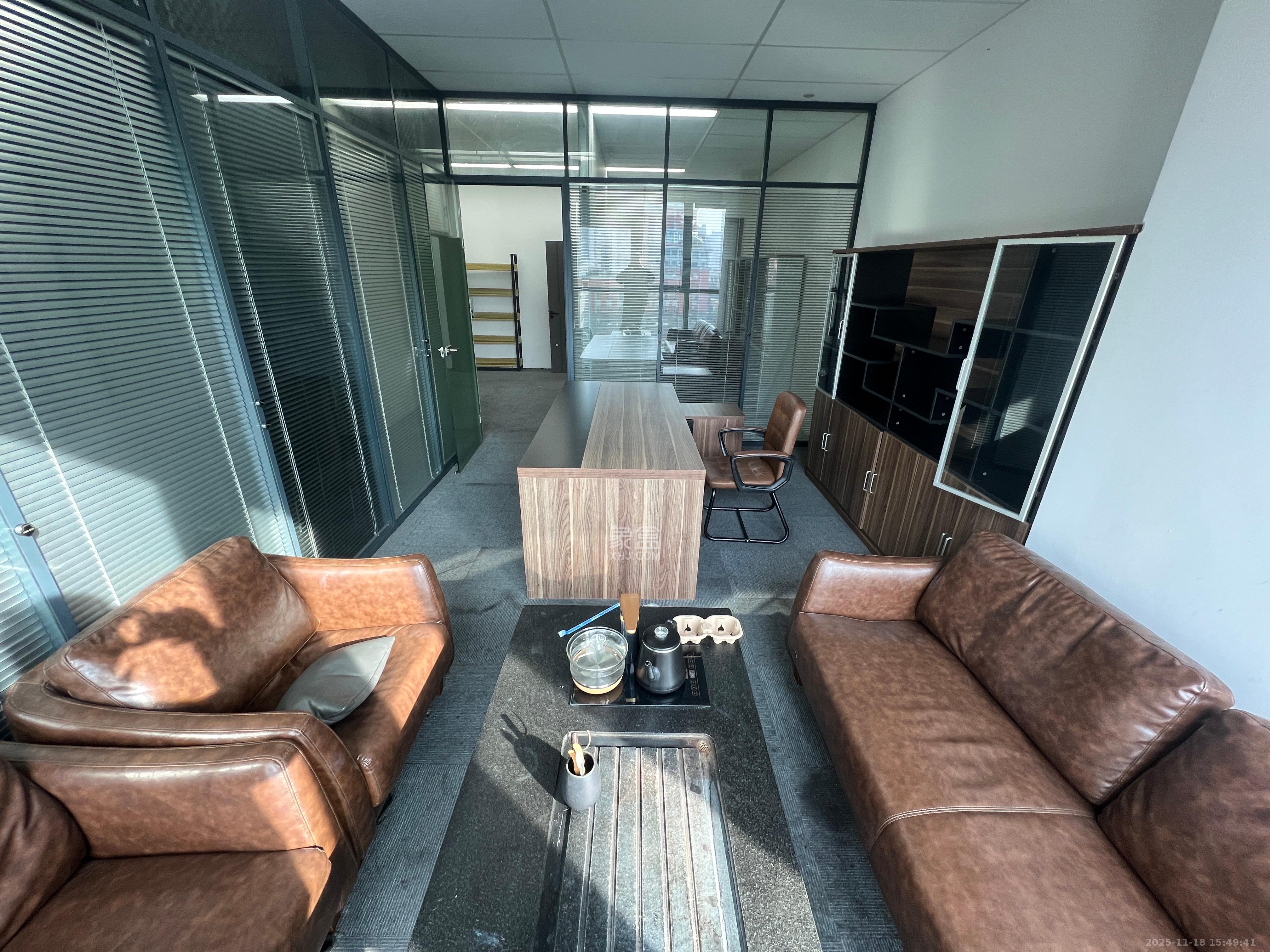 绿地中心   120.0㎡      5800.0元/月