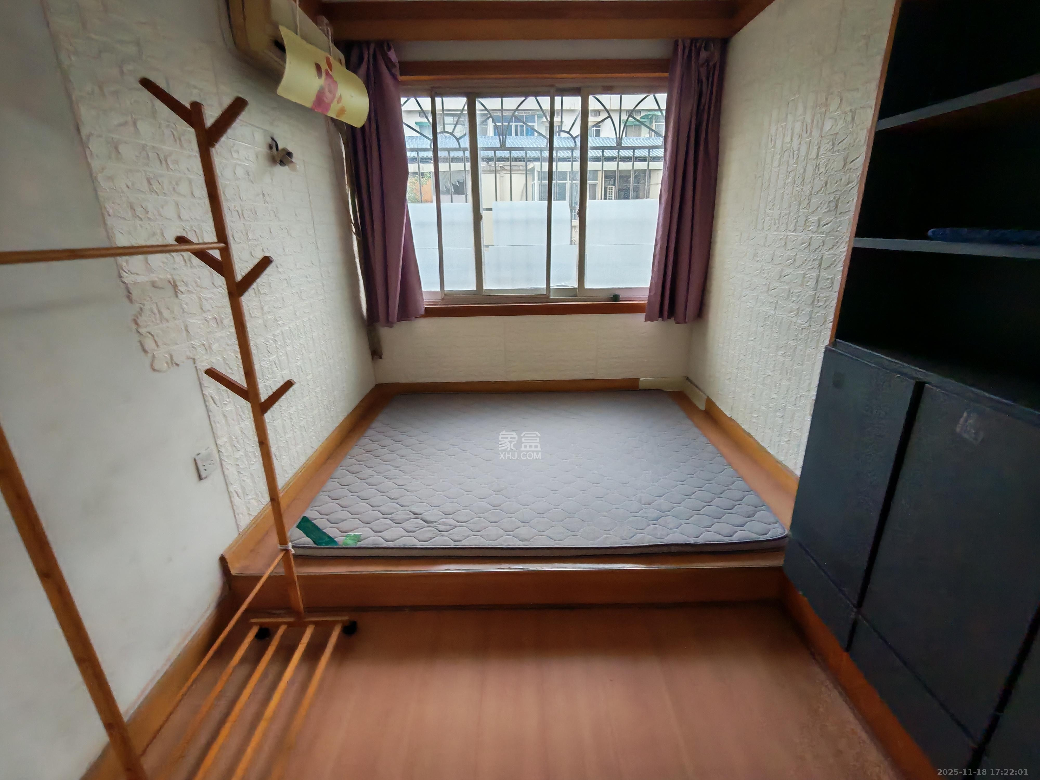 轻苑小区 3室1厅1卫 1900.0元/月 轻苑小区 3室1厅1卫 1900.0元/月室内图