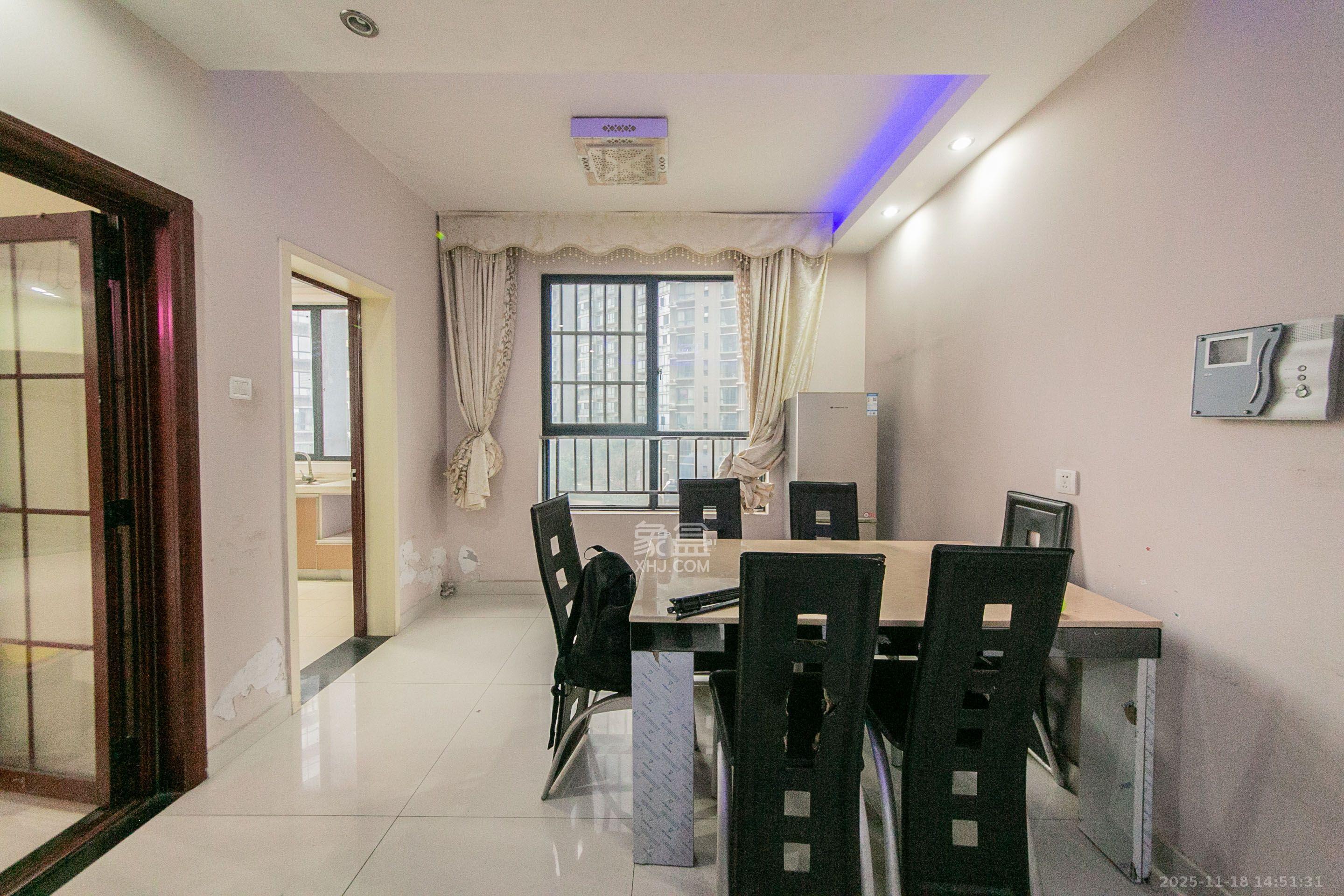 湘江世纪城临江苑 4室2厅2卫 3200.0元/月 湘江世纪城临江苑 4室2厅2卫 3200.0元/月室内图