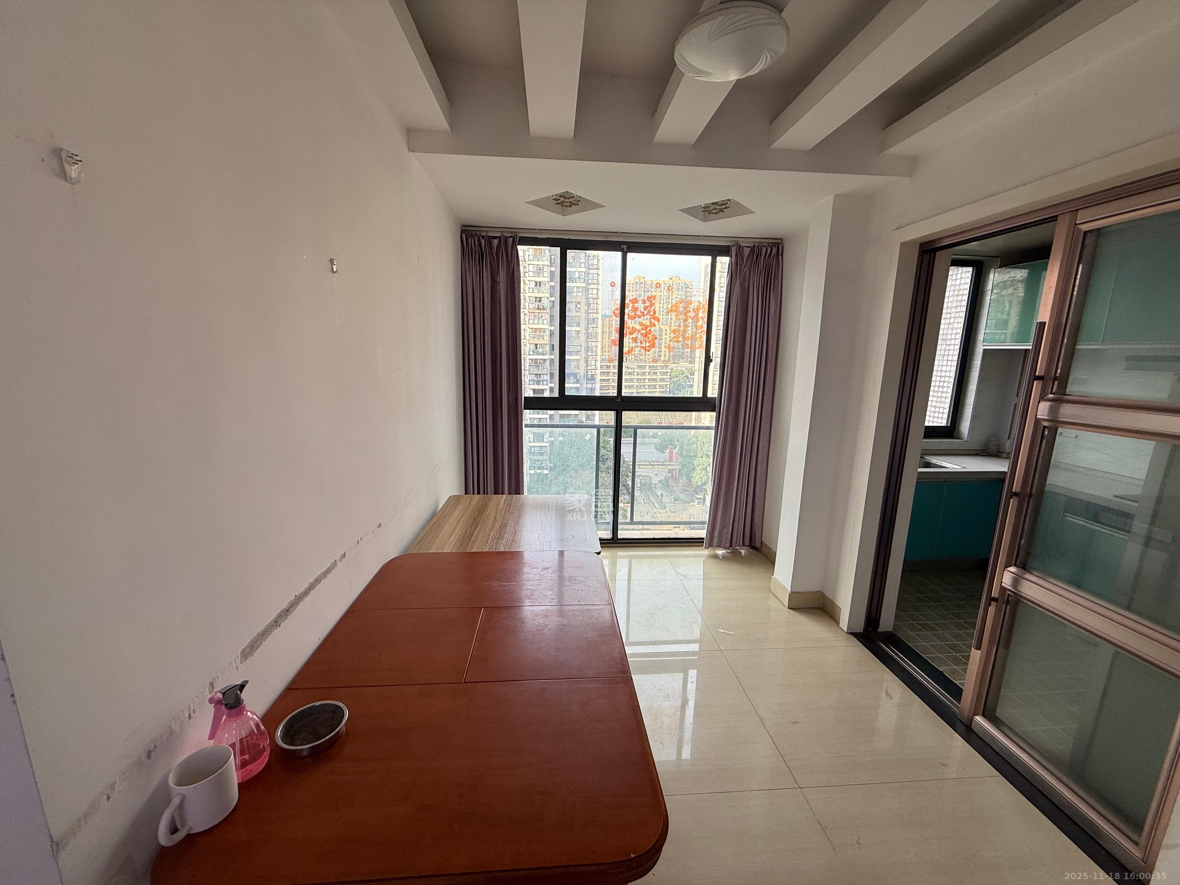 钱隆学府一、二期 2室2厅1卫 1800.0元/月 钱隆学府一、二期 2室2厅1卫 1800.0元/月室内图