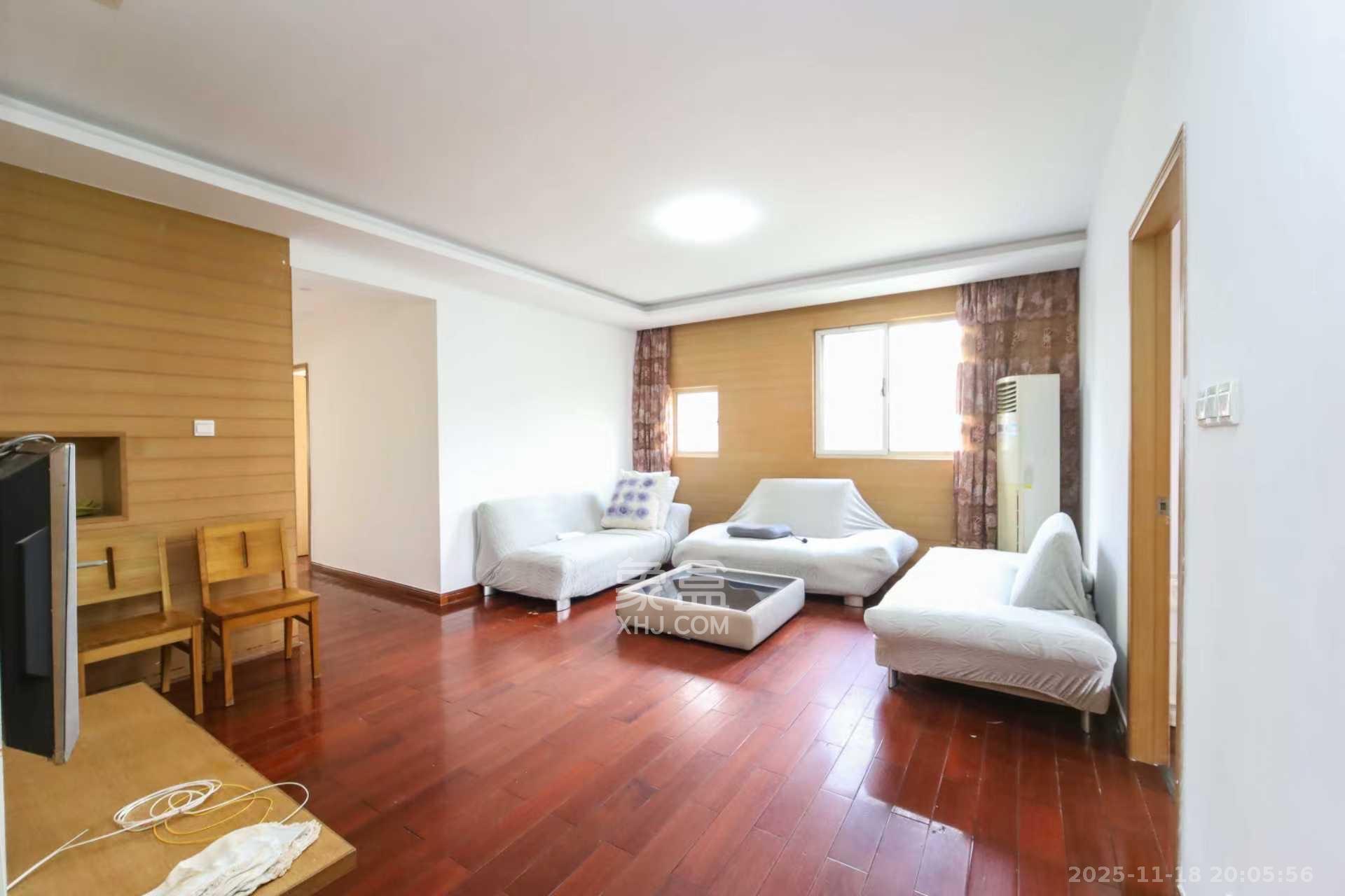 西街花园  1室0厅0卫    2700.0元/月