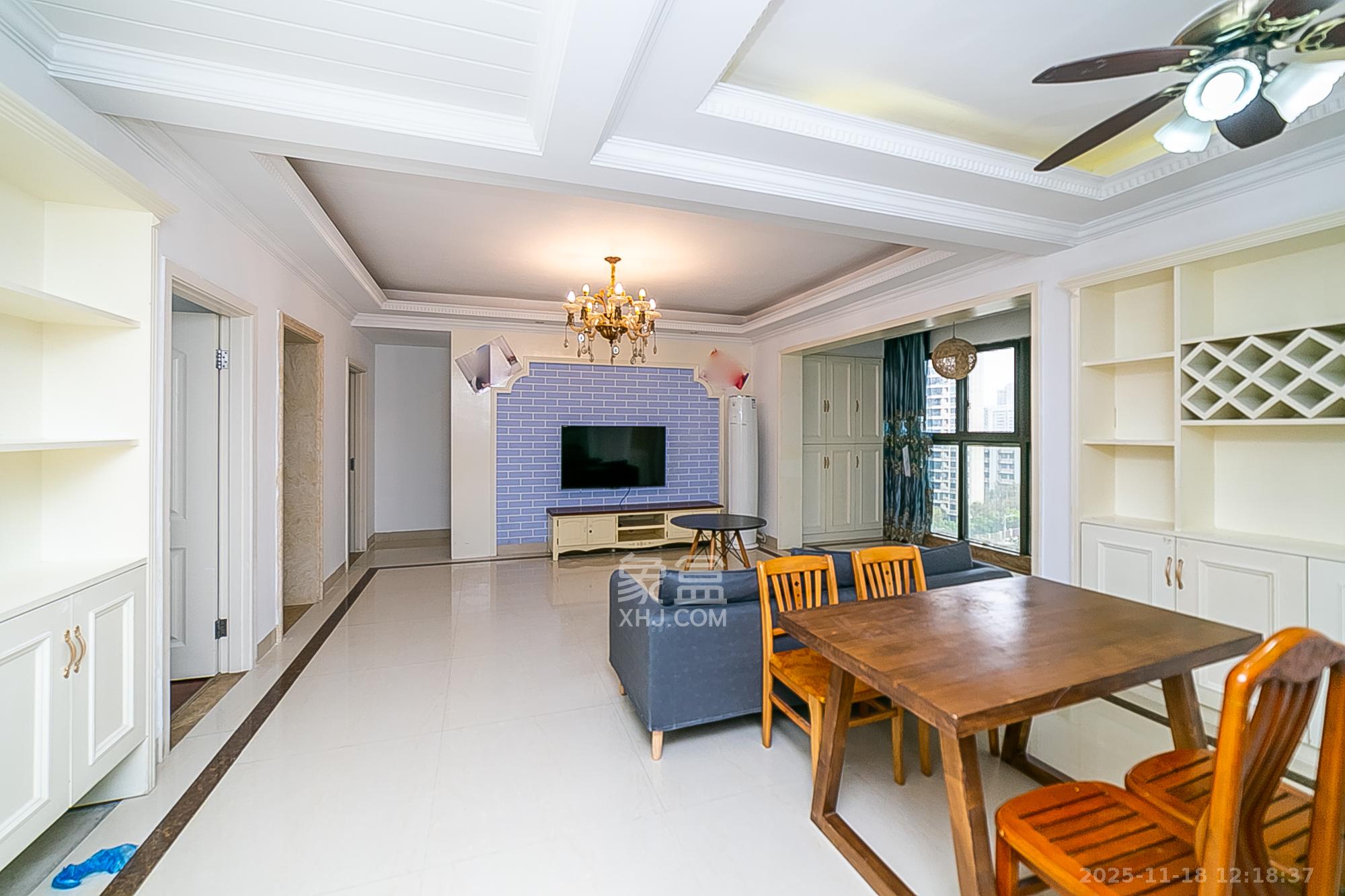 通用时代国际社区 3室2厅2卫 108.0万 通用时代国际社区 3室2厅2卫 108.0万客厅