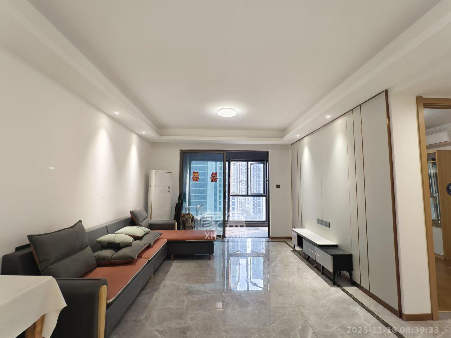 旭辉雨花郡  3室2厅2卫    3700.0元/月