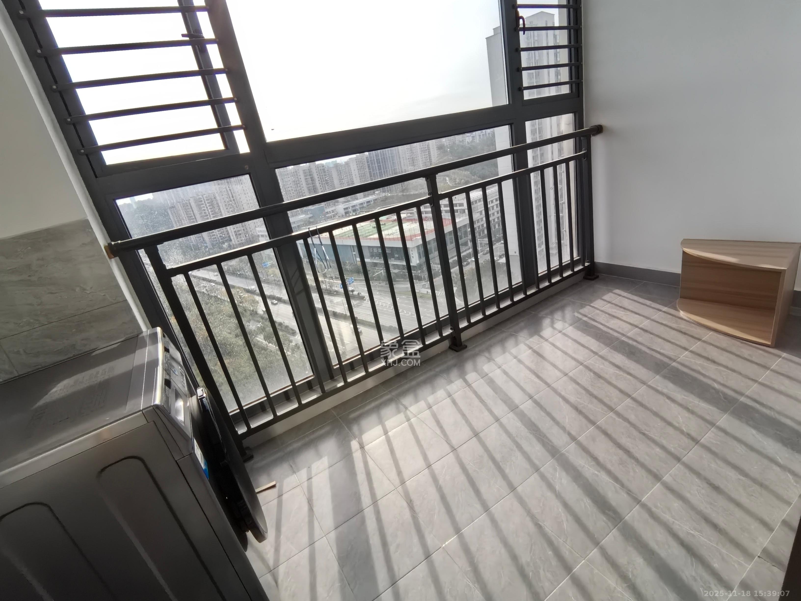 卓越蔚蓝海岸三期 2室2厅1卫 2400.0元/月 卓越蔚蓝海岸三期 2室2厅1卫 2400.0元/月室内图