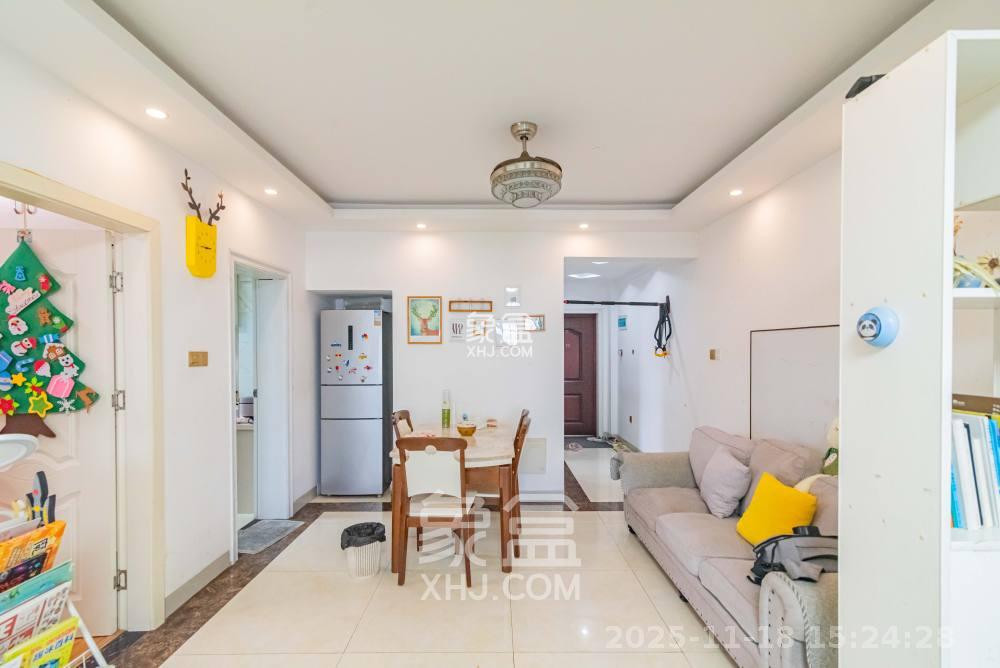 悦湖山  4室2厅1卫    2300.0元/月室内图