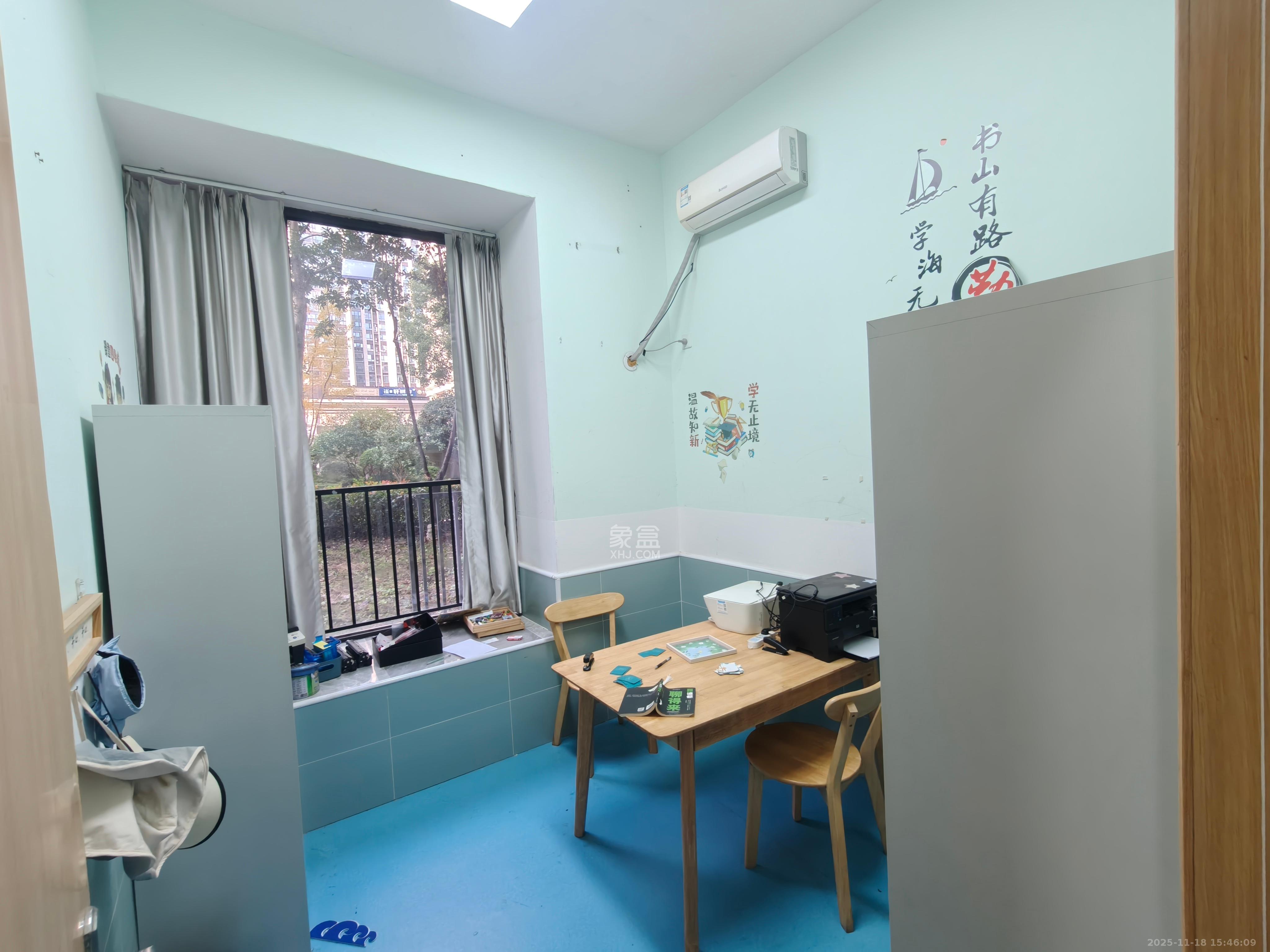 明昇壹城（明昇时代广场）一期  4室2厅2卫    3200.0元/月室内图