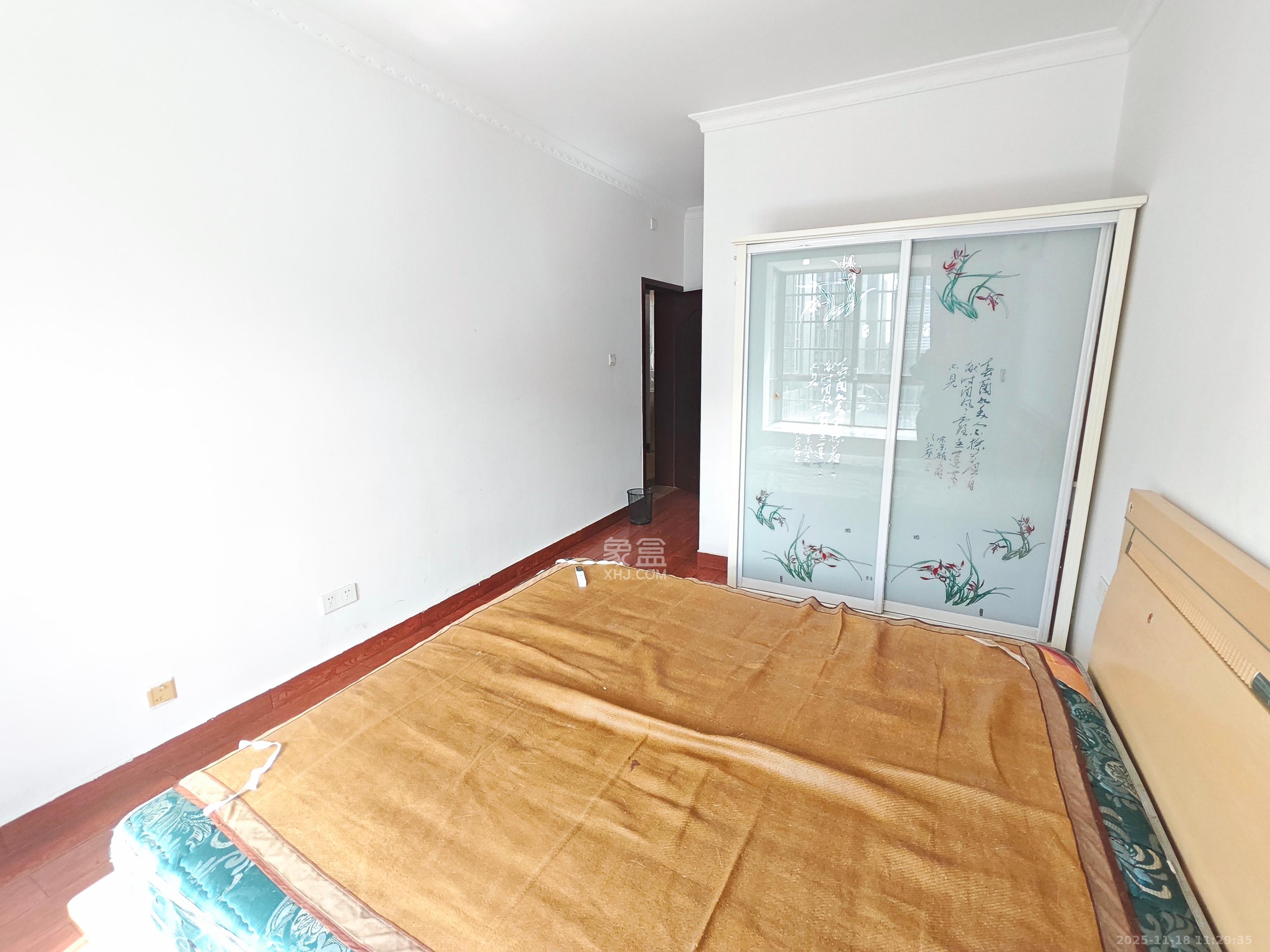 九峰安置小区  3室1厅1卫    1600.0元/月室内图