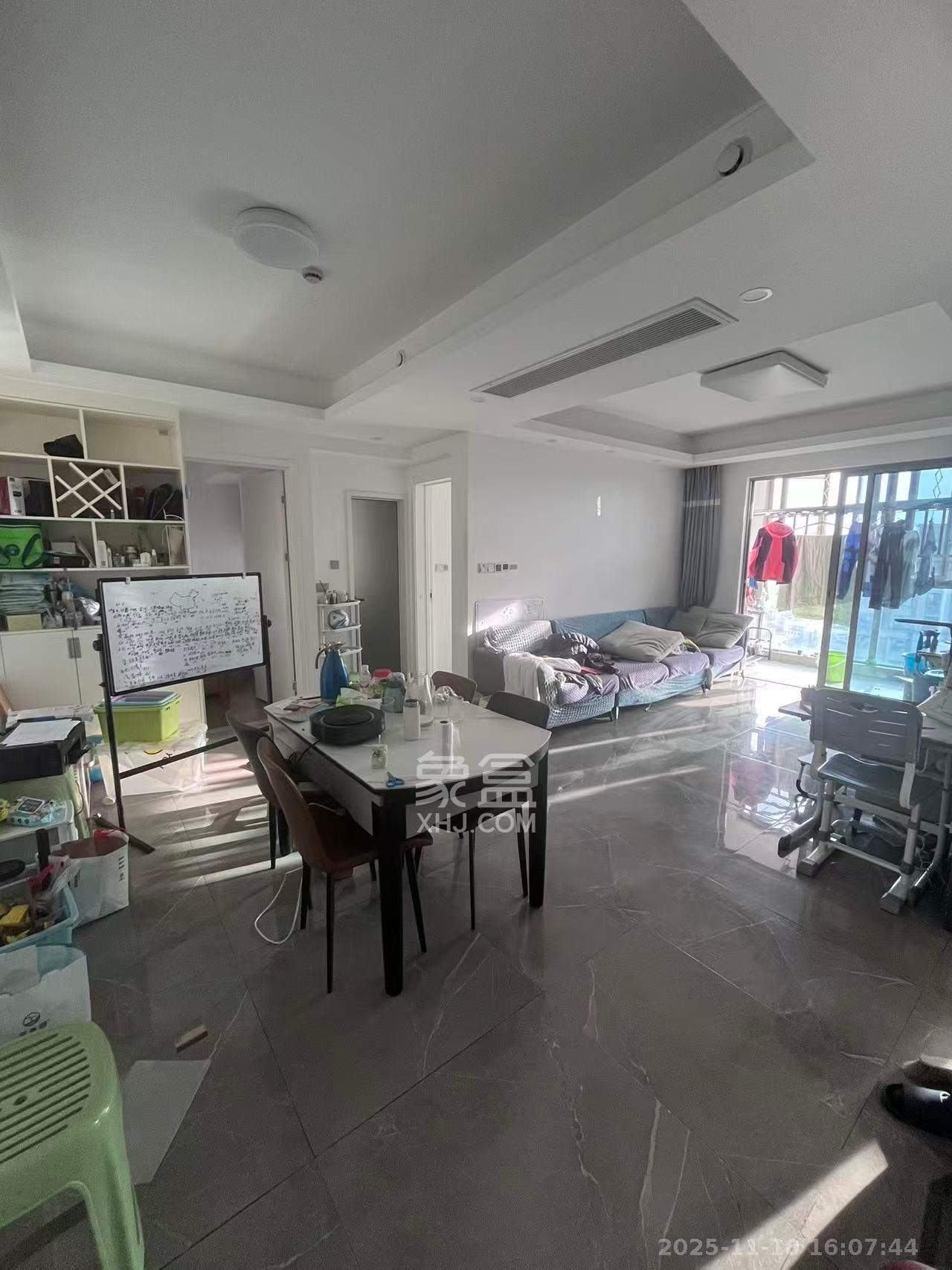 梅溪湖金茂湾  3室2厅2卫    2900.0元/月