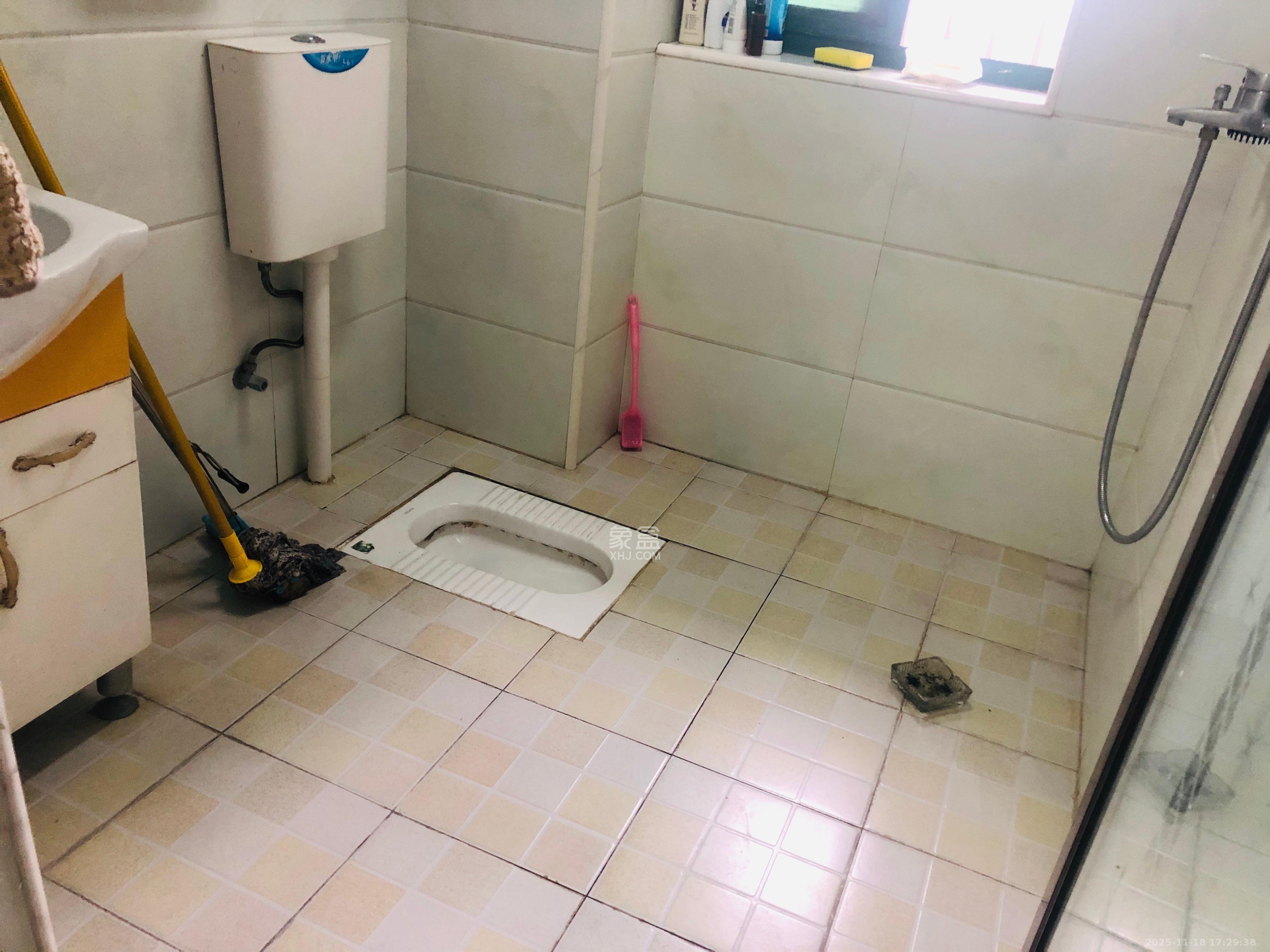 西韵佳苑 2室2厅1卫 2400.0元/月 西韵佳苑 2室2厅1卫 2400.0元/月室内图