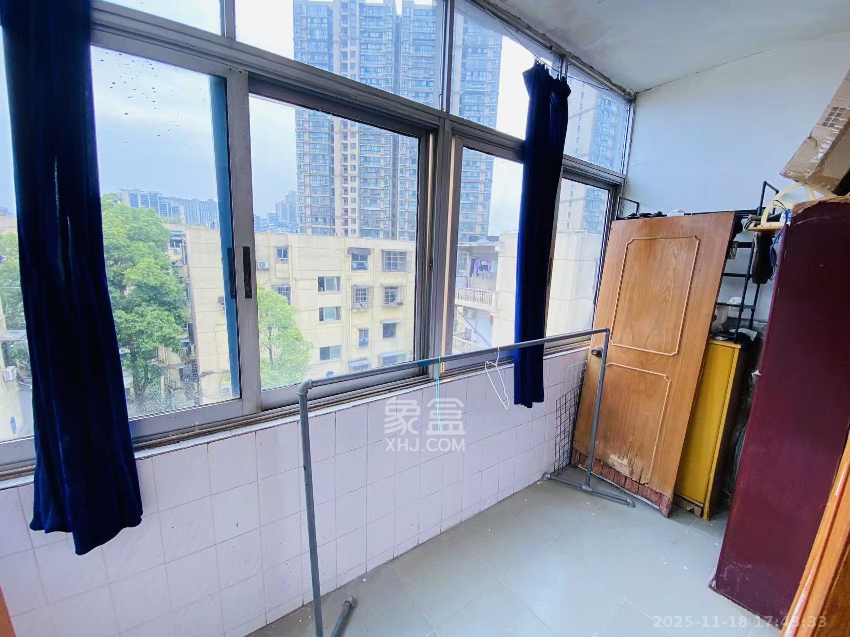 东瓜山一村 2室1厅1卫 900.0元/月 东瓜山一村 2室1厅1卫 900.0元/月室内图