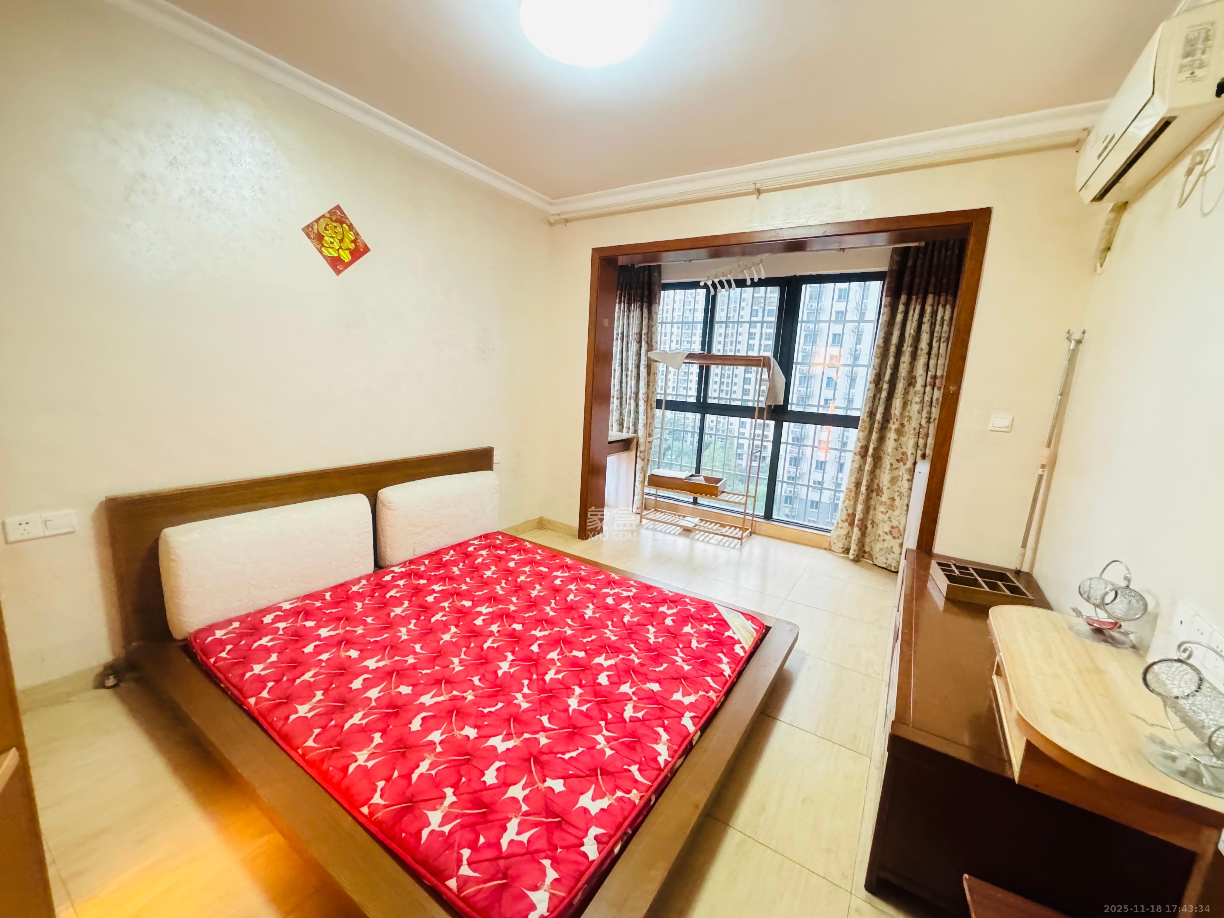 泰龙华府  3室2厅2卫    2200.0元/月室内图