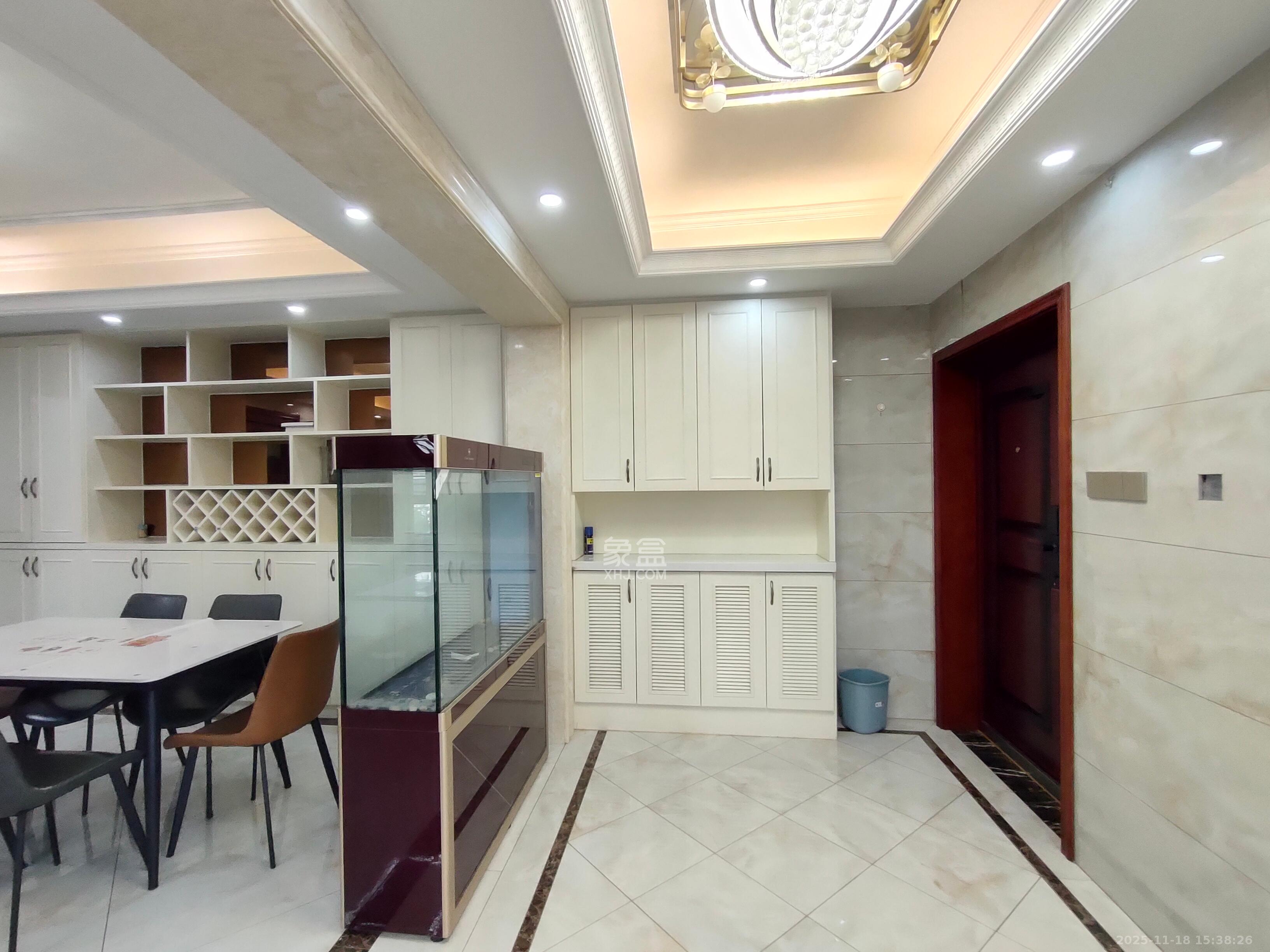 鸿基橄榄君庭  3室2厅2卫    3500.0元/月室内图