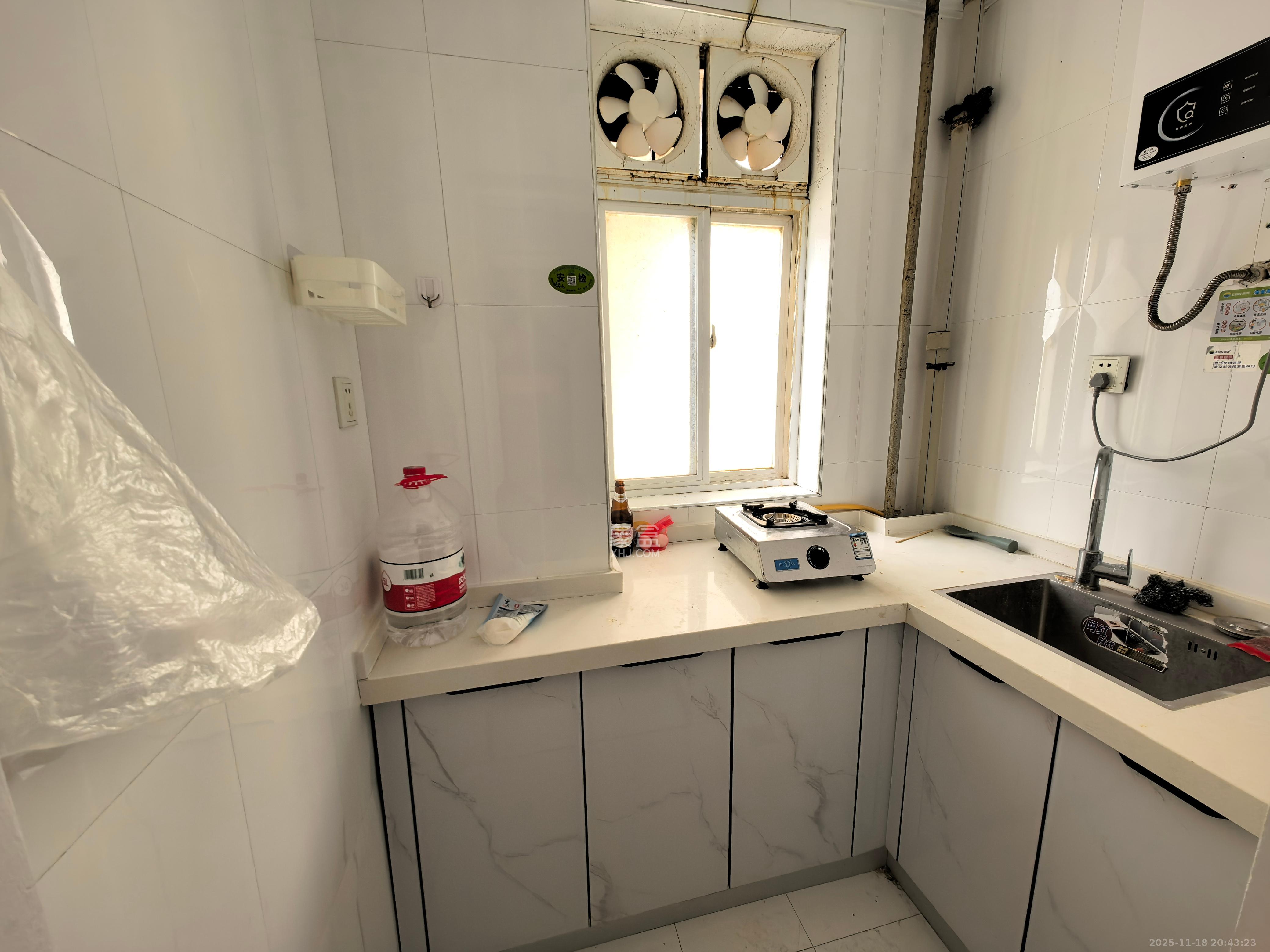 星语林名园 1室1厅1卫 1200.0元/月 星语林名园 1室1厅1卫 1200.0元/月室内图