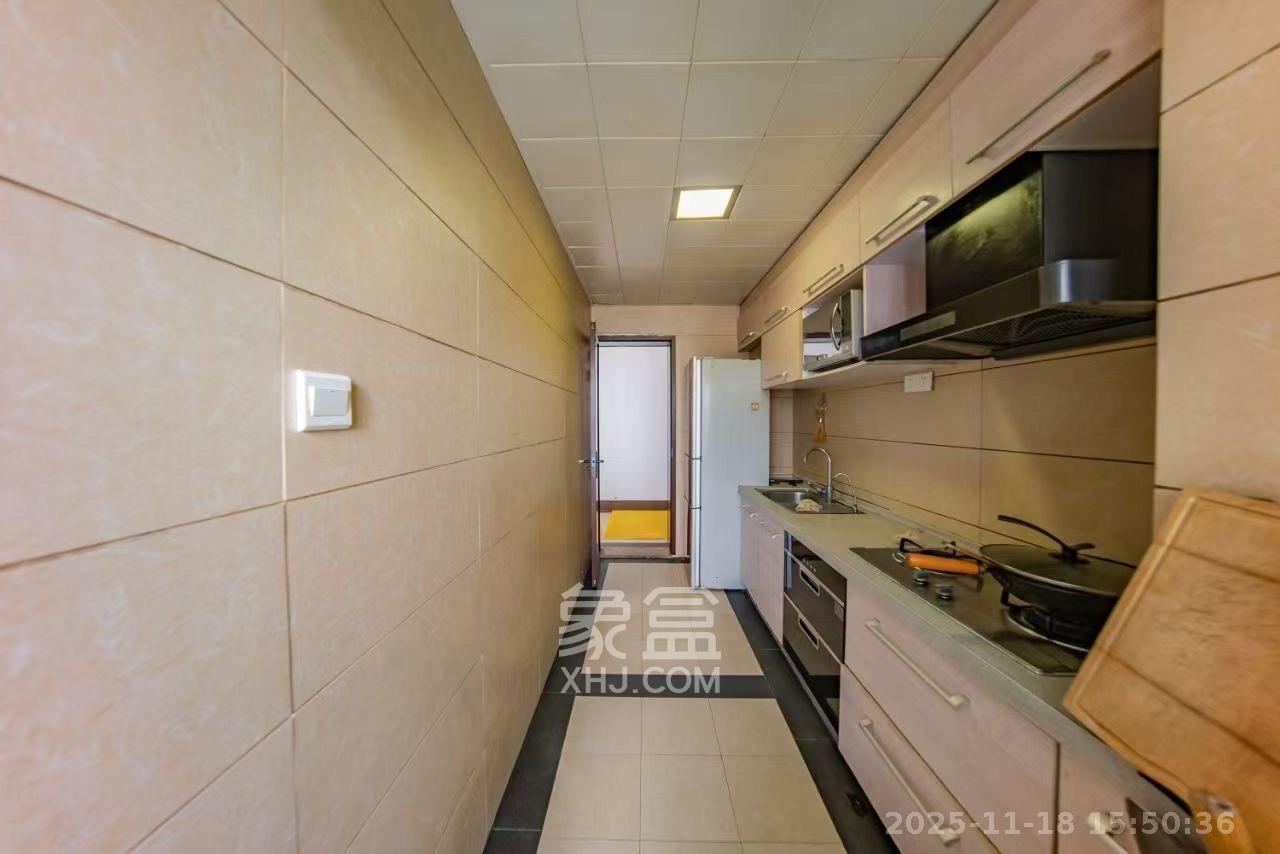 江山帝景雅典  3室2厅2卫    2400.0元/月室内图