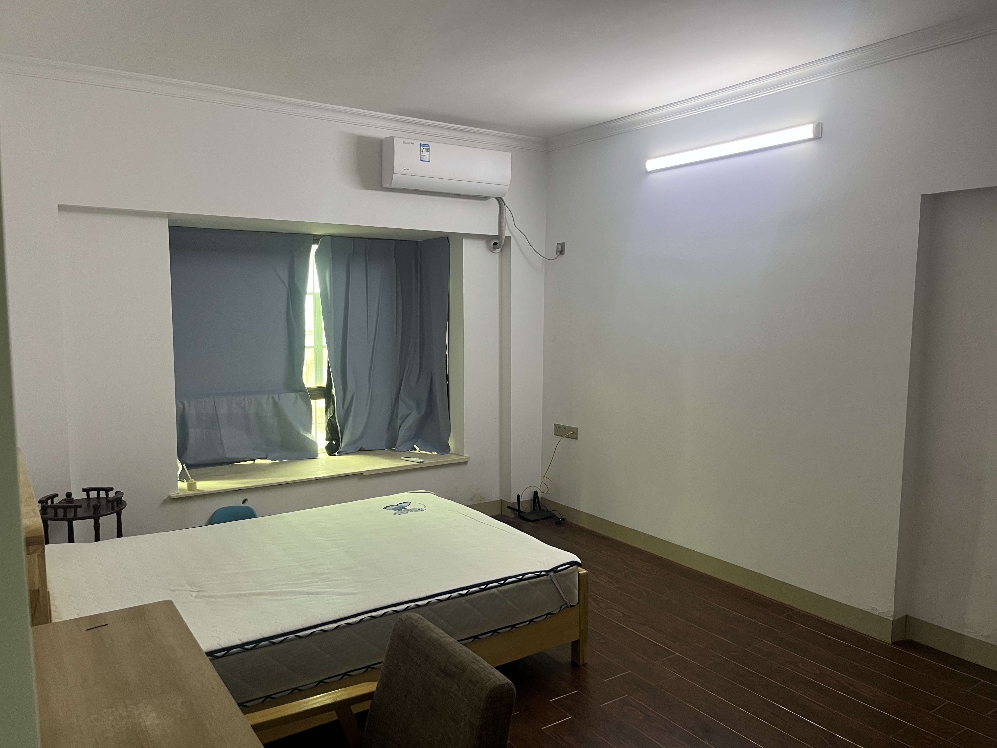 滨江宝恒  4室2厅2卫    3300.0元/月室内图