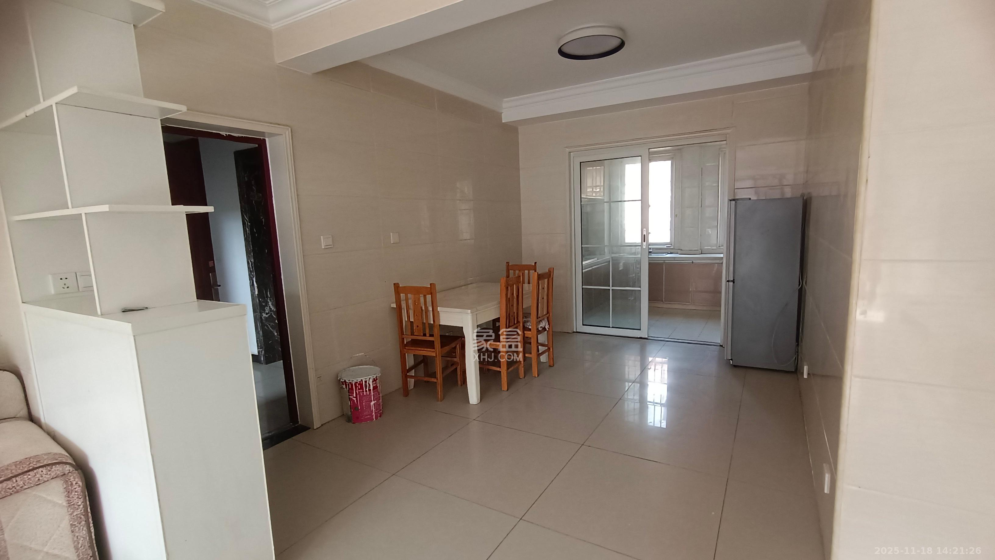 星城新宇月雅苑（月塘小区）  3室2厅2卫    2000.0元/月室内图