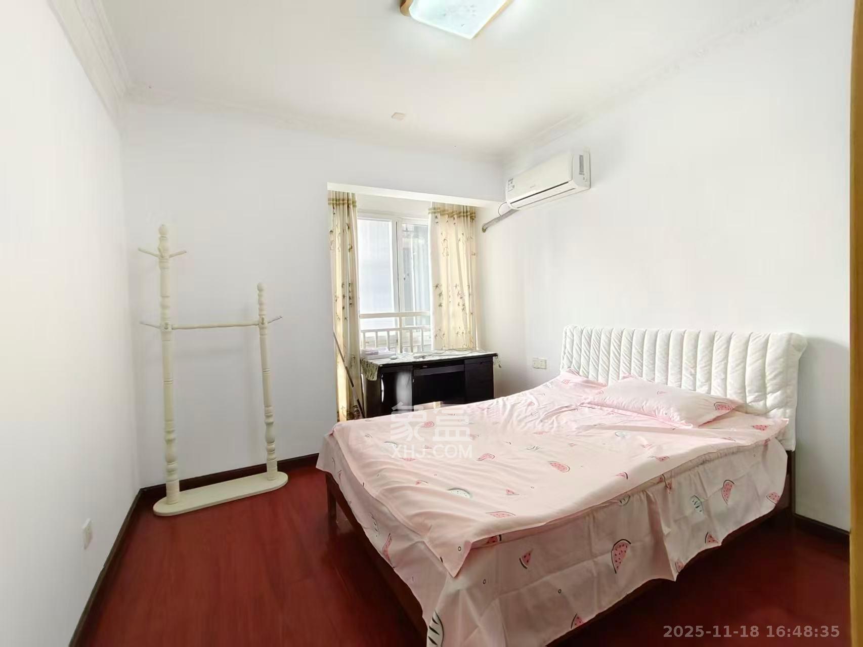 银港水晶城  3室2厅1卫    2800.0元/月室内图