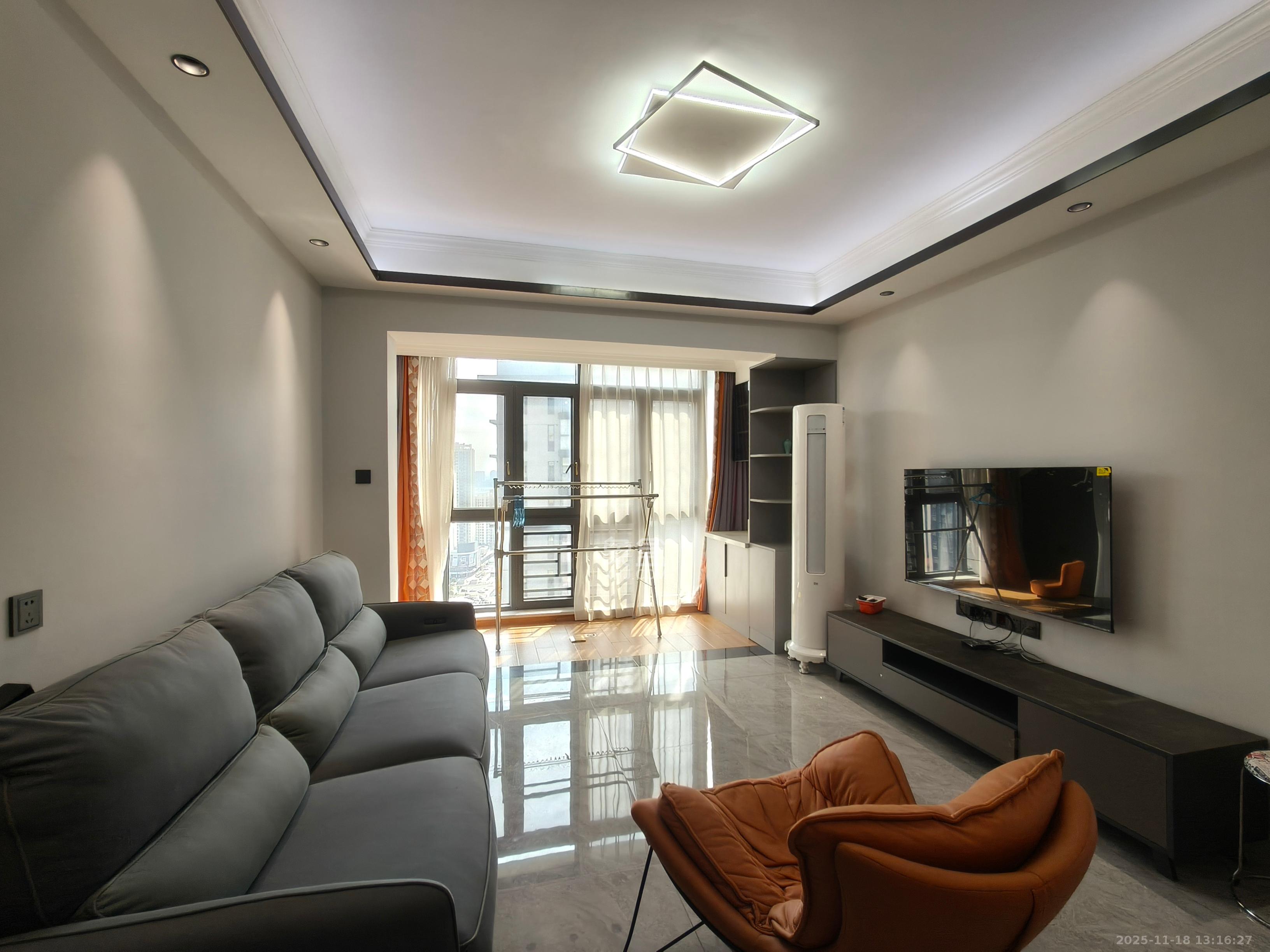 恒基凯旋门三期  2室2厅1卫    2500.0元/月