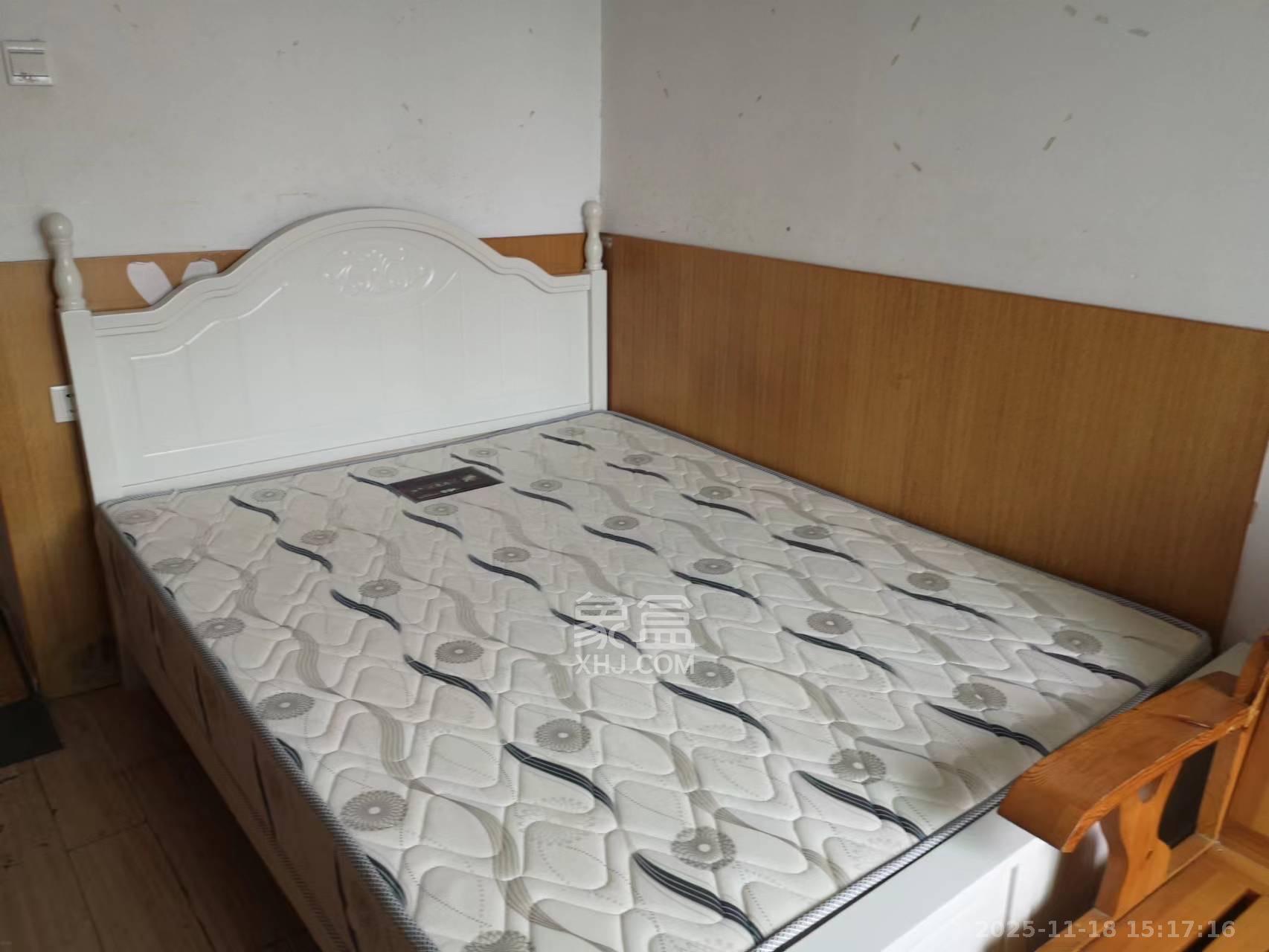 欧园  1室1厅1卫    1300.0元/月室内图