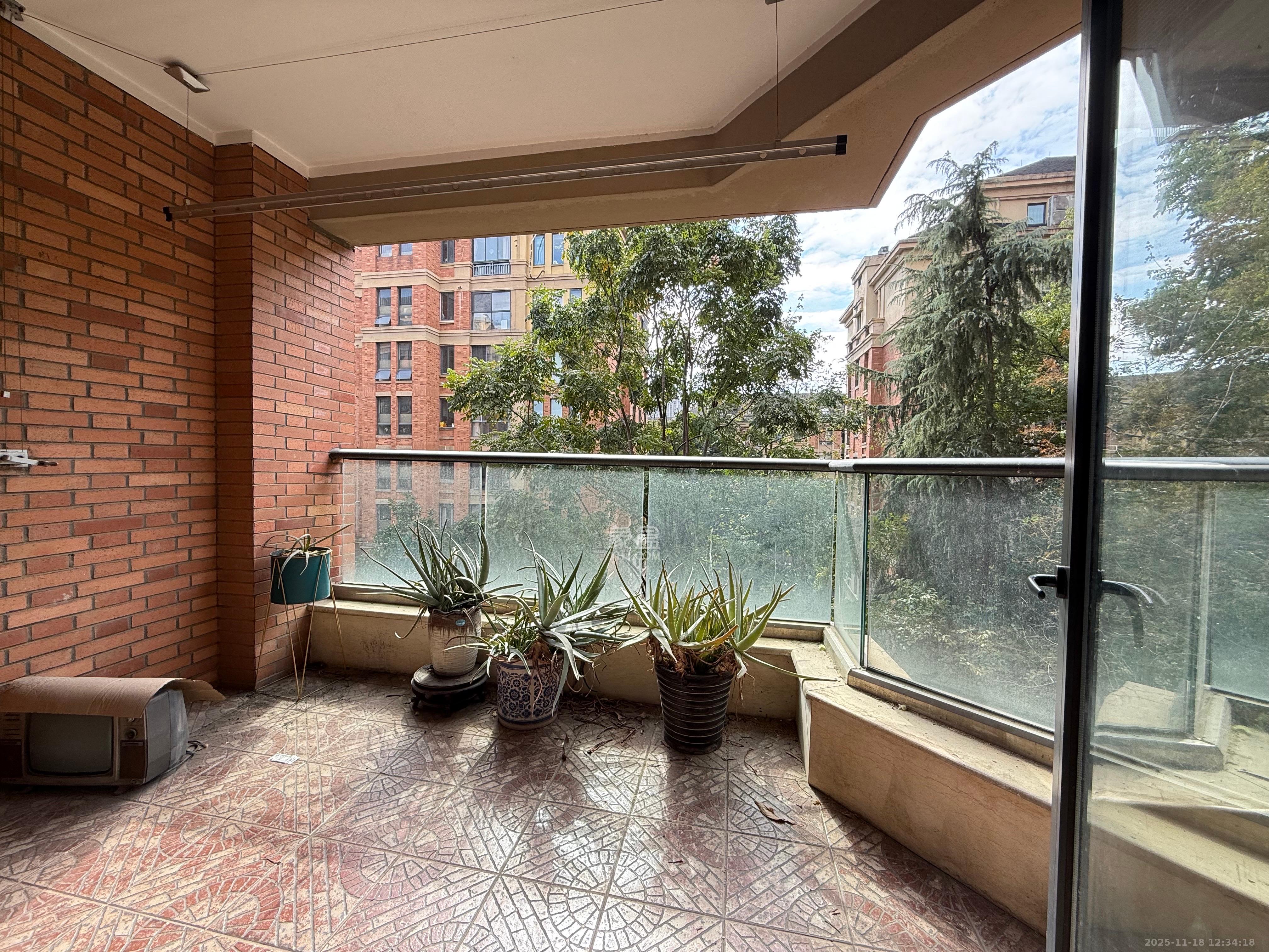 绿城桂花城 2室1厅1卫 4000.0元/月 绿城桂花城 2室1厅1卫 4000.0元/月室内图