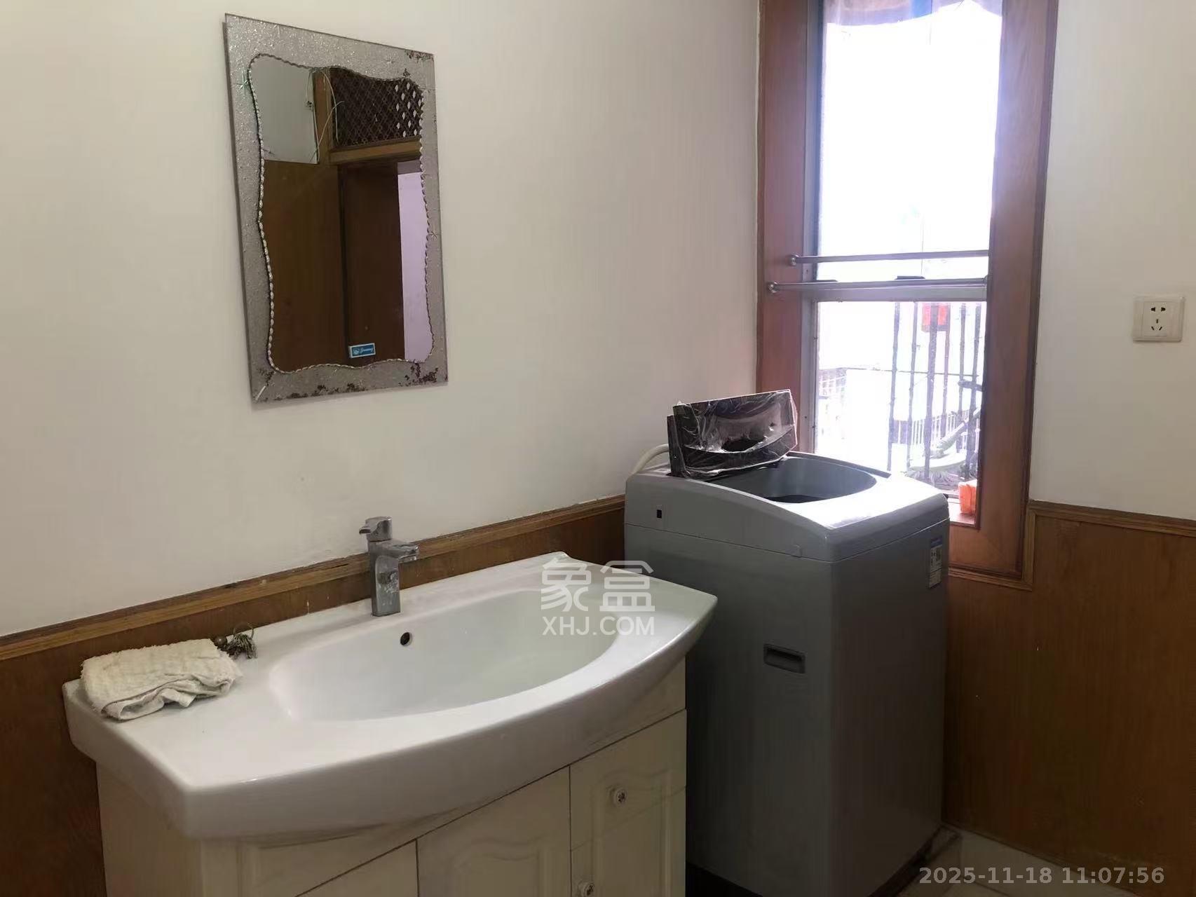 解放四村626号(长沙市三医院宿舍)  3室2厅2卫    1500.0元/月室内图