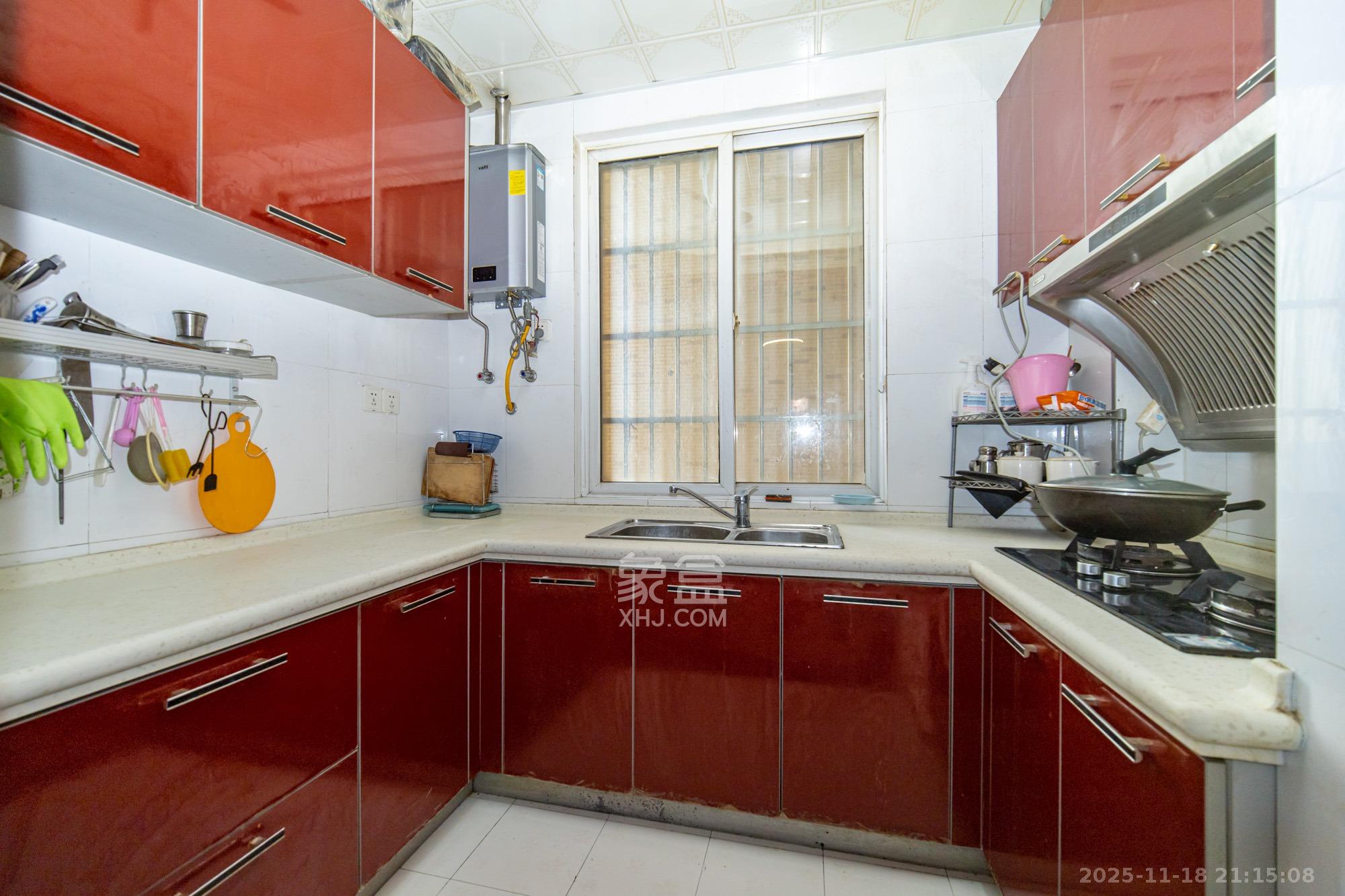 紫晶城  3室2厅1卫    52.8万厨房