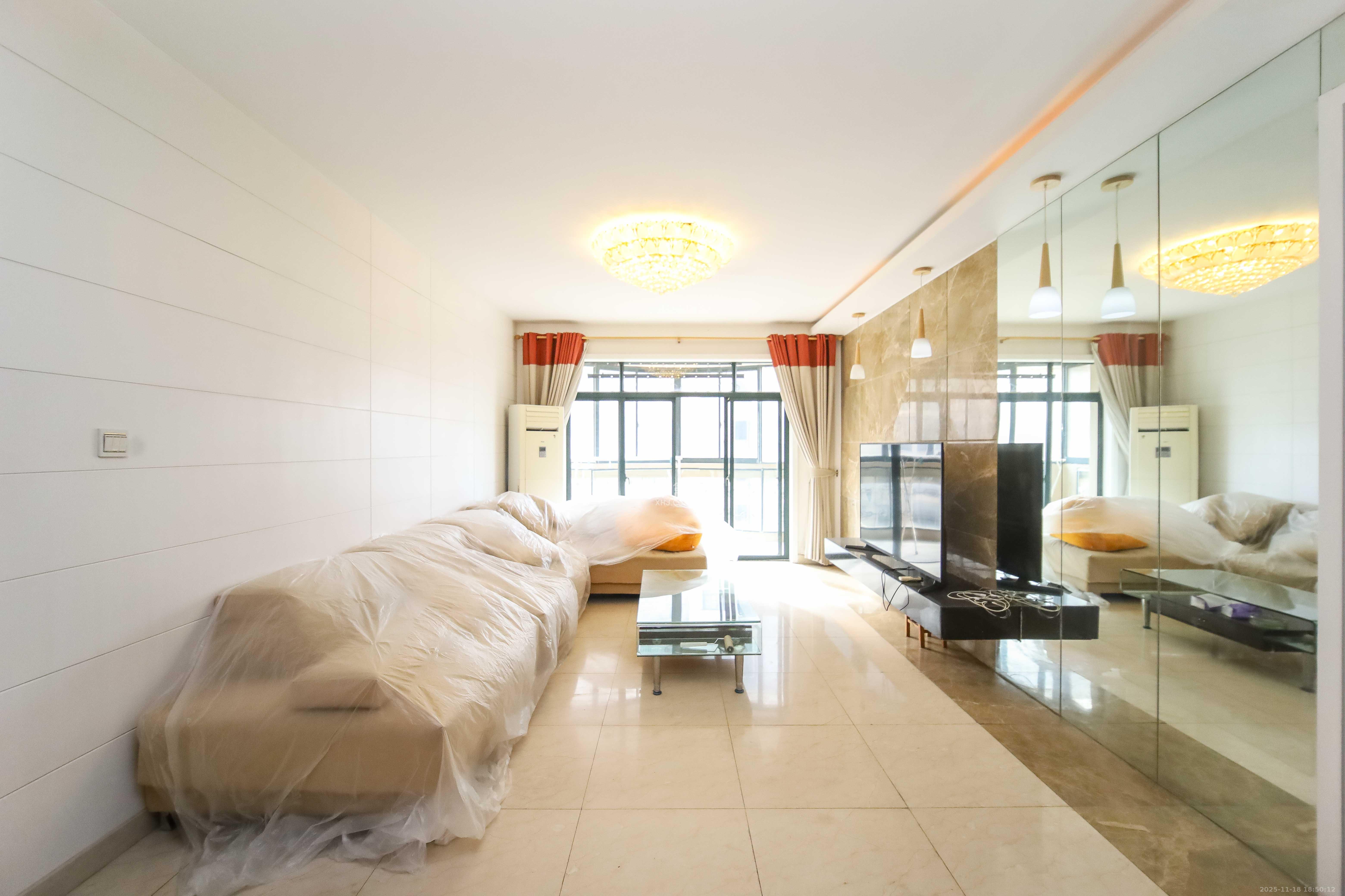 世嘉国际华城 2室2厅1卫 118.0万 世嘉国际华城 2室2厅1卫 118.0万客厅