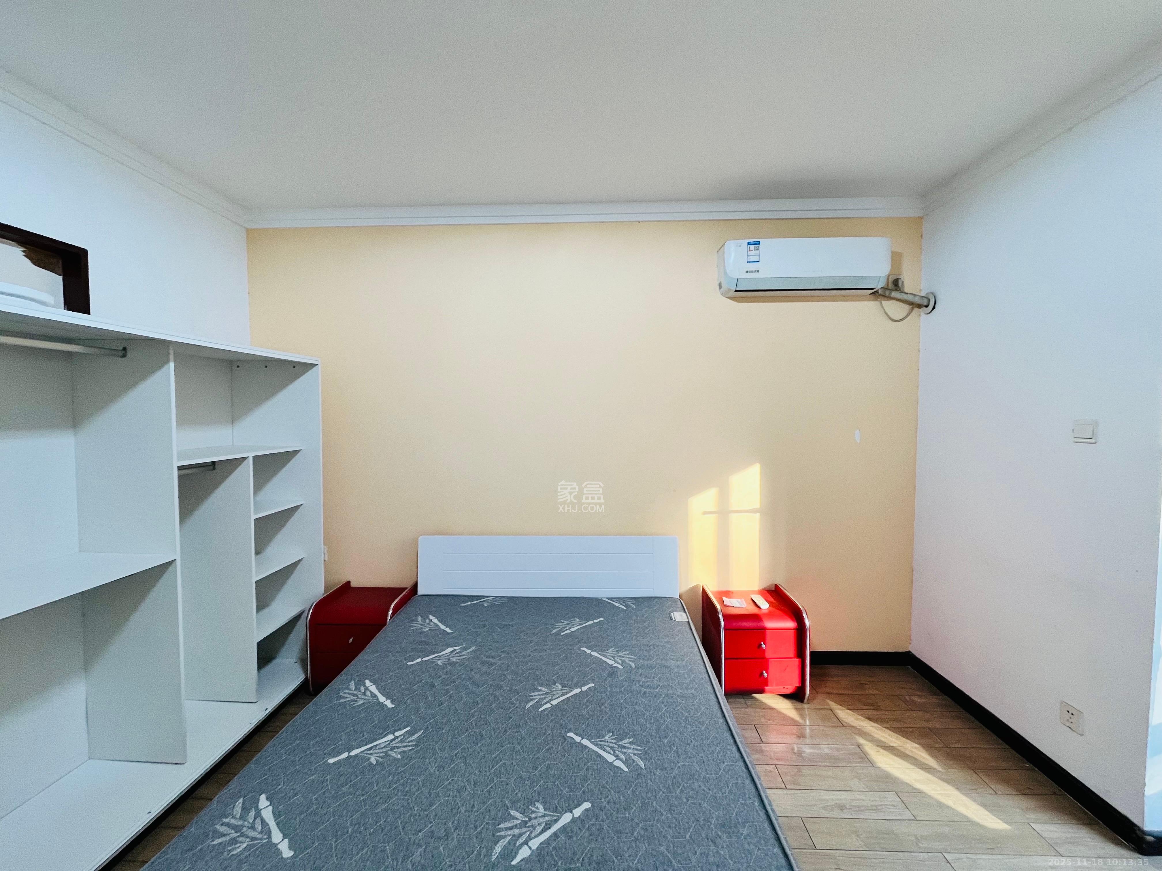 标志商务中心  1室1厅1卫    1200.0元/月室内图