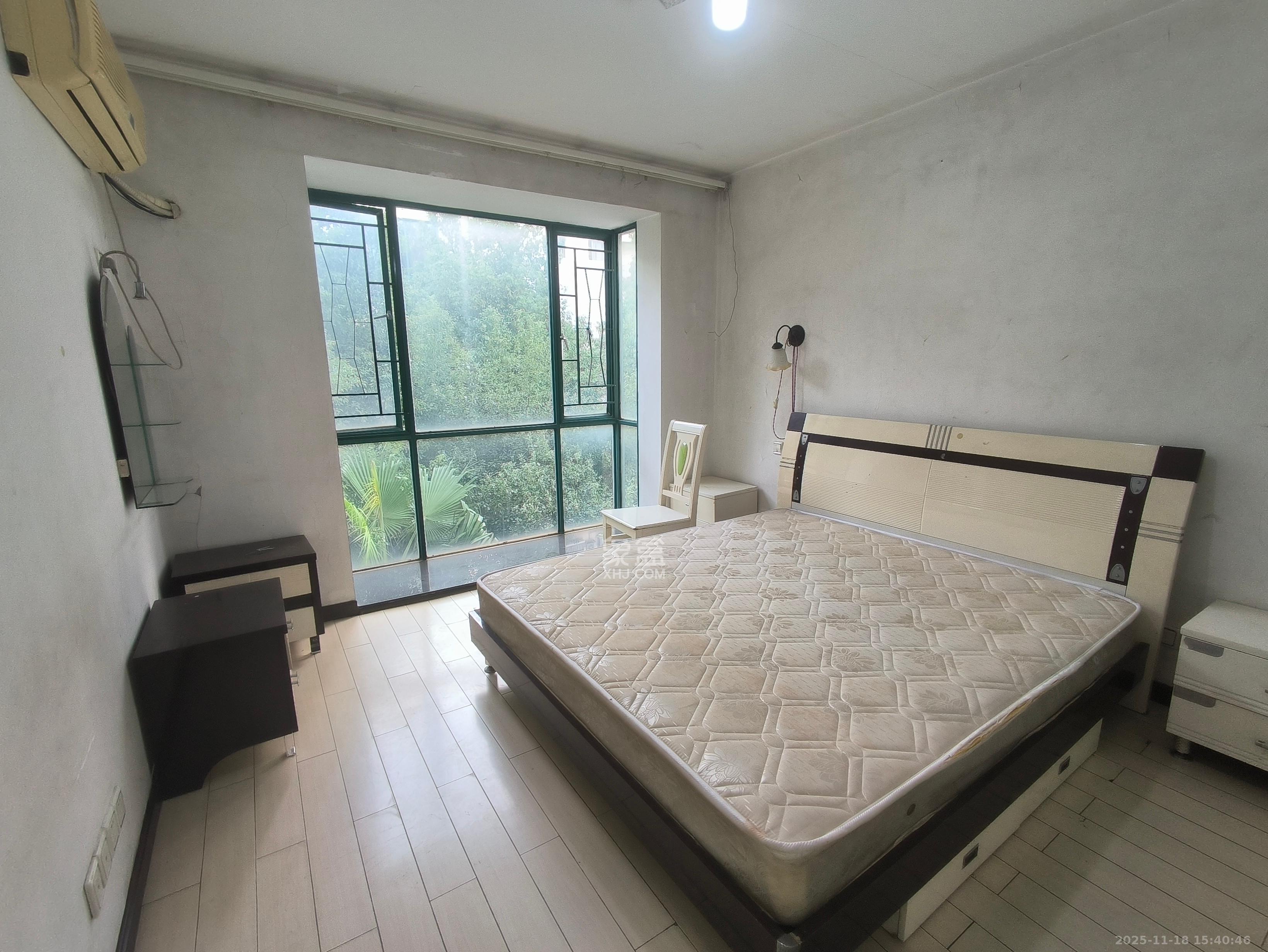 东方新城 3室2厅1卫 2400.0元/月 东方新城 3室2厅1卫 2400.0元/月室内图