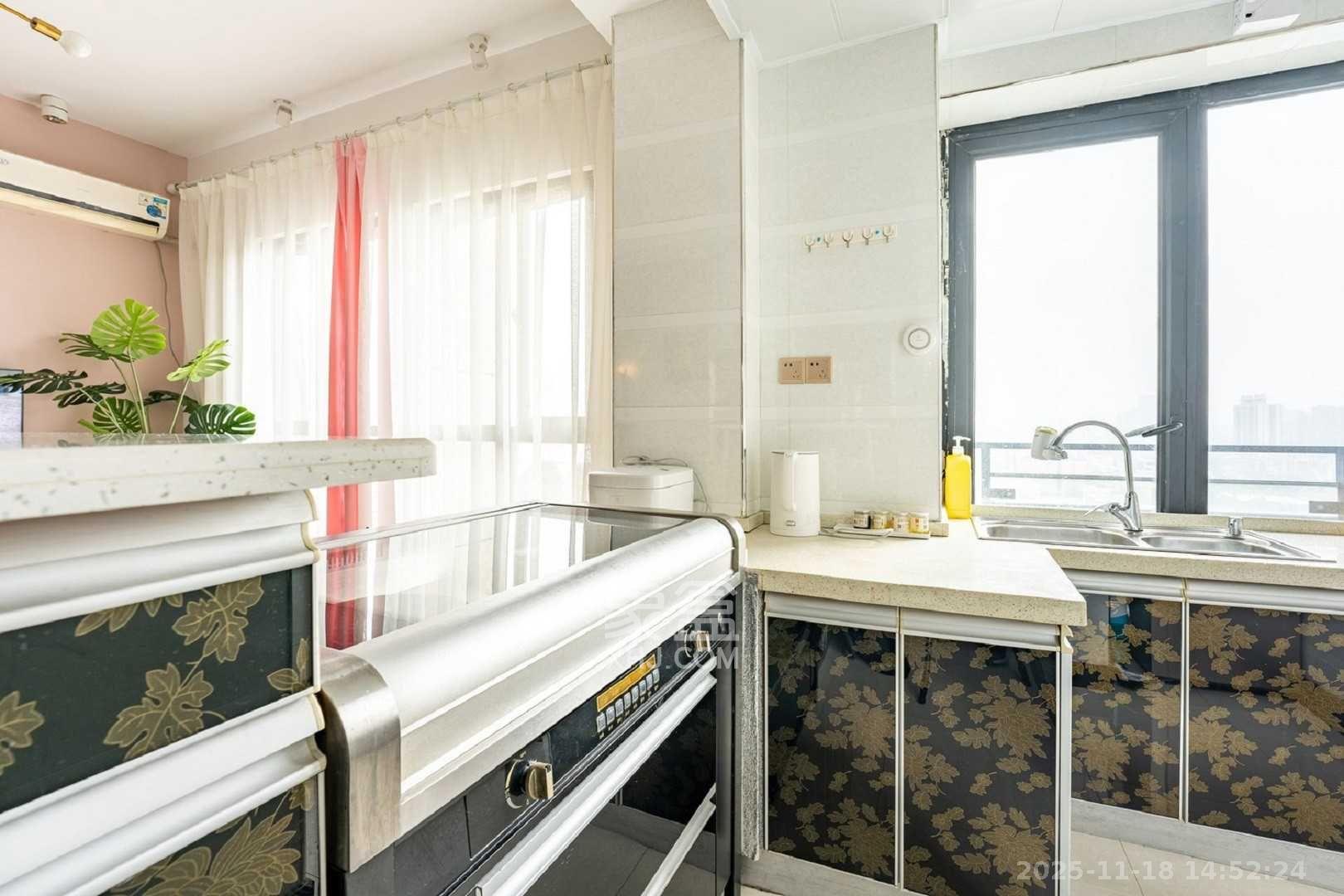 郡原广场  1室1厅1卫    2800.0元/月室内图