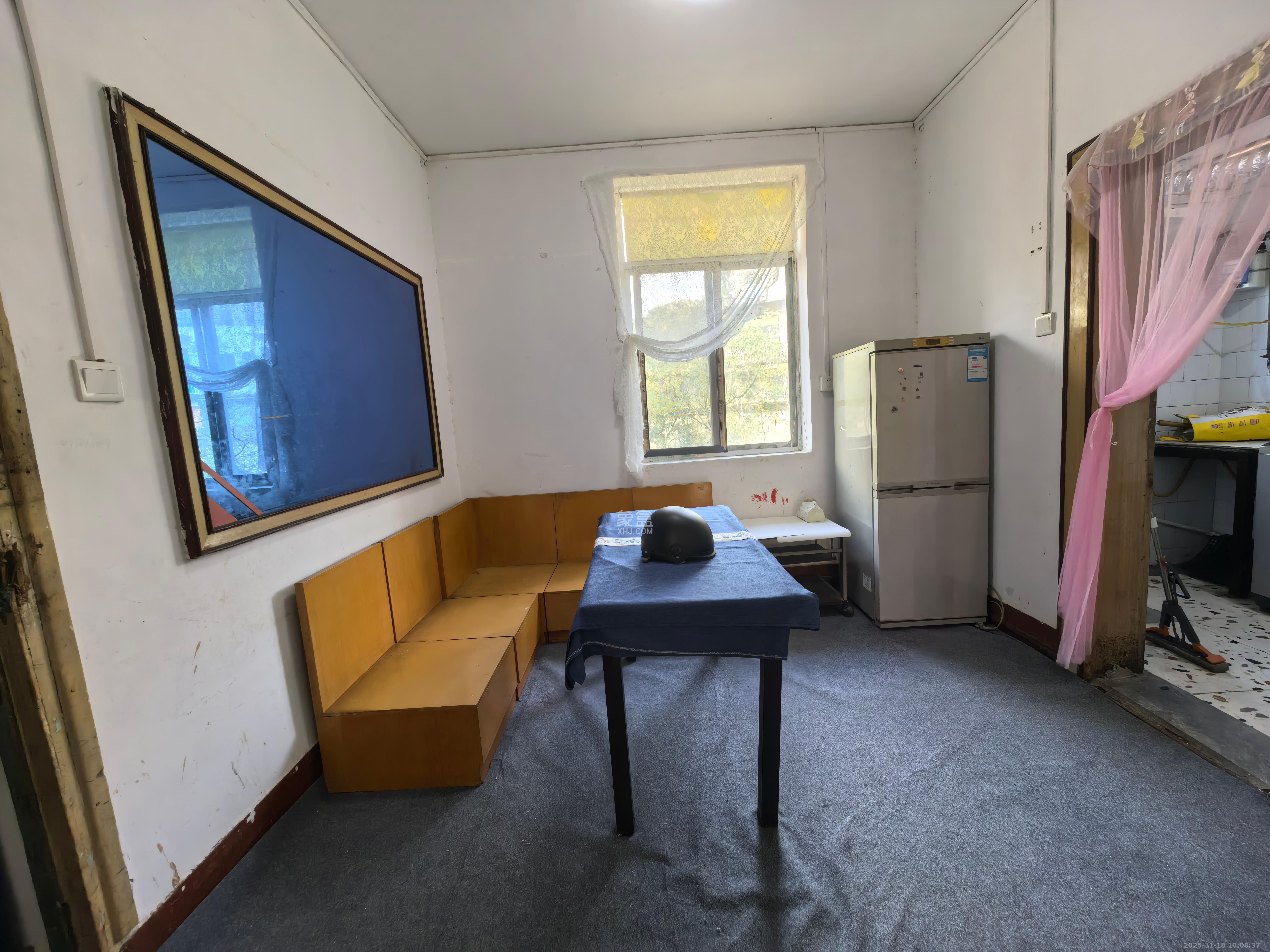 金科园  2室1厅1卫    1300.0元/月