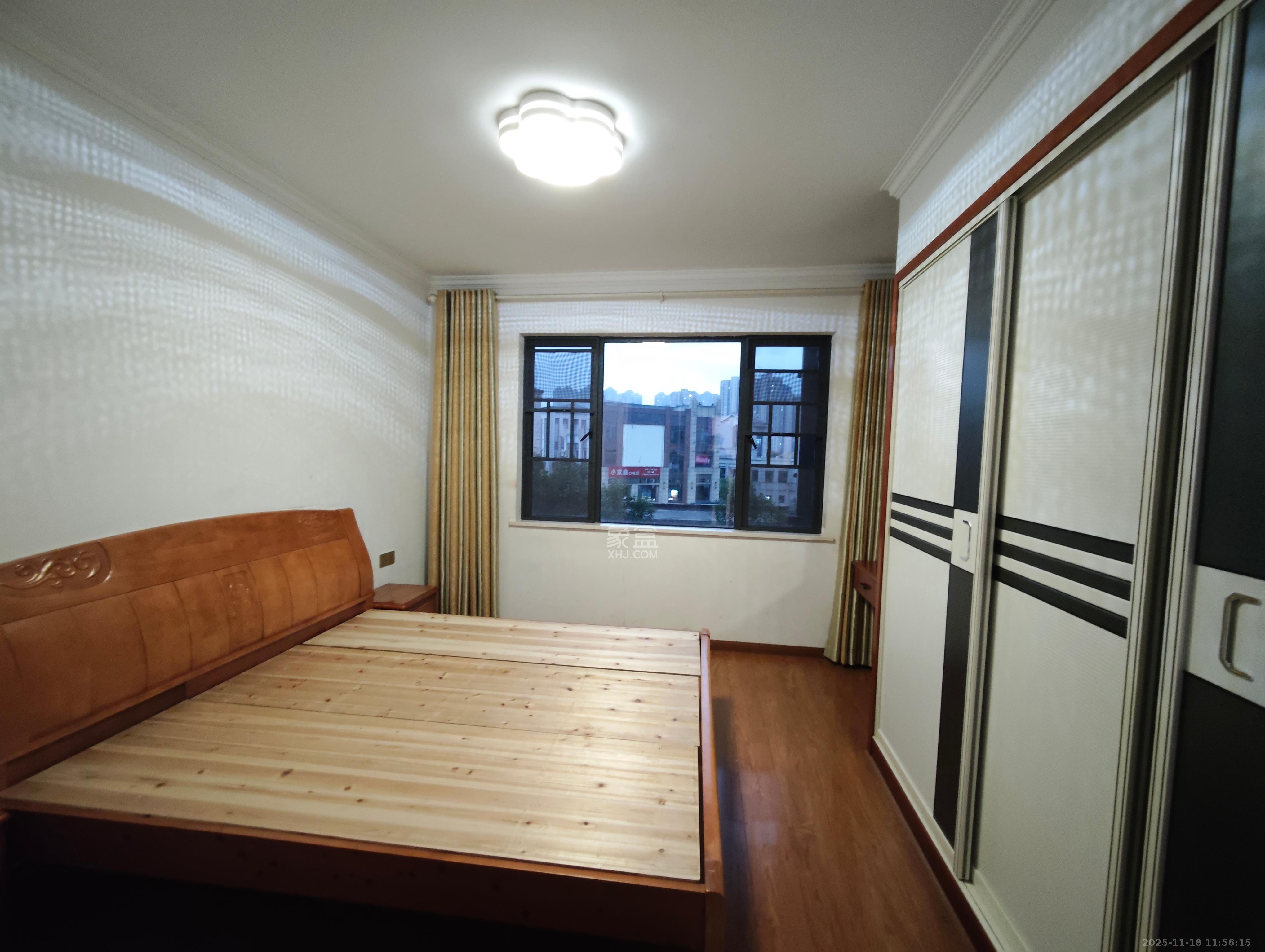 江河东澜湾  3室2厅1卫    3000.0元/月室内图