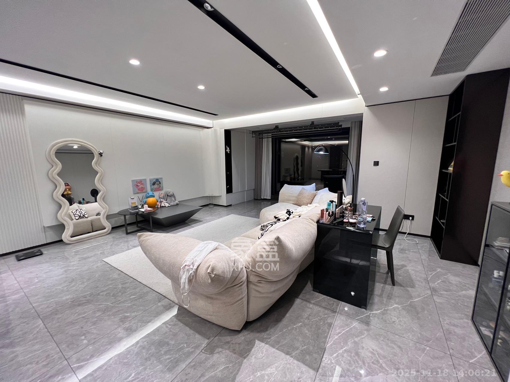 龙湖铂金中心(龙湖春江郦城) 3室2厅2卫 8800.0元/月 龙湖铂金中心(龙湖春江郦城) 3室2厅2卫 8800.0元/月室内图