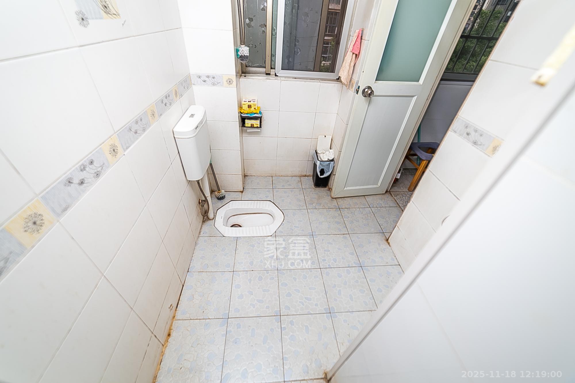 白沙花园 4室2厅2卫 118.0万 白沙花园 4室2厅2卫 118.0万卫生间