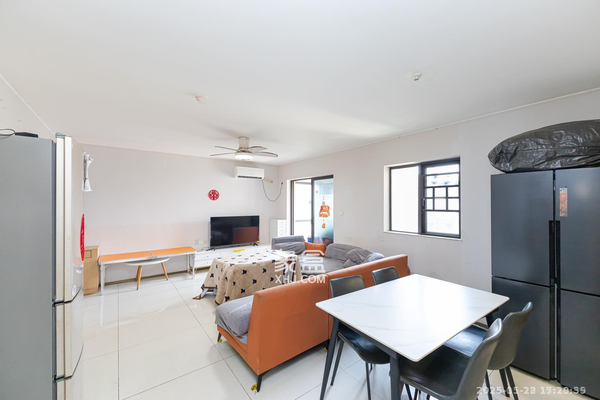 时代倾城二期  3室2厅2卫    1800.0元/月