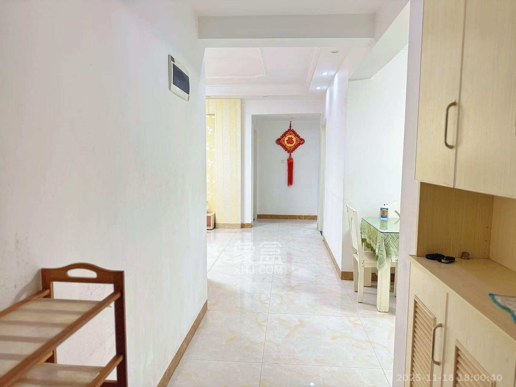 富春山 3室2厅2卫 2400.0元/月 富春山 3室2厅2卫 2400.0元/月室内图