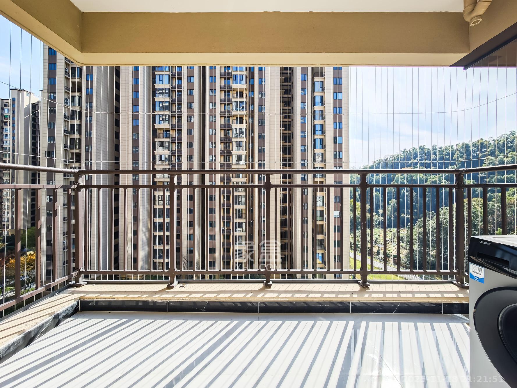 保利堂悦  3室2厅1卫    95.8万阳台