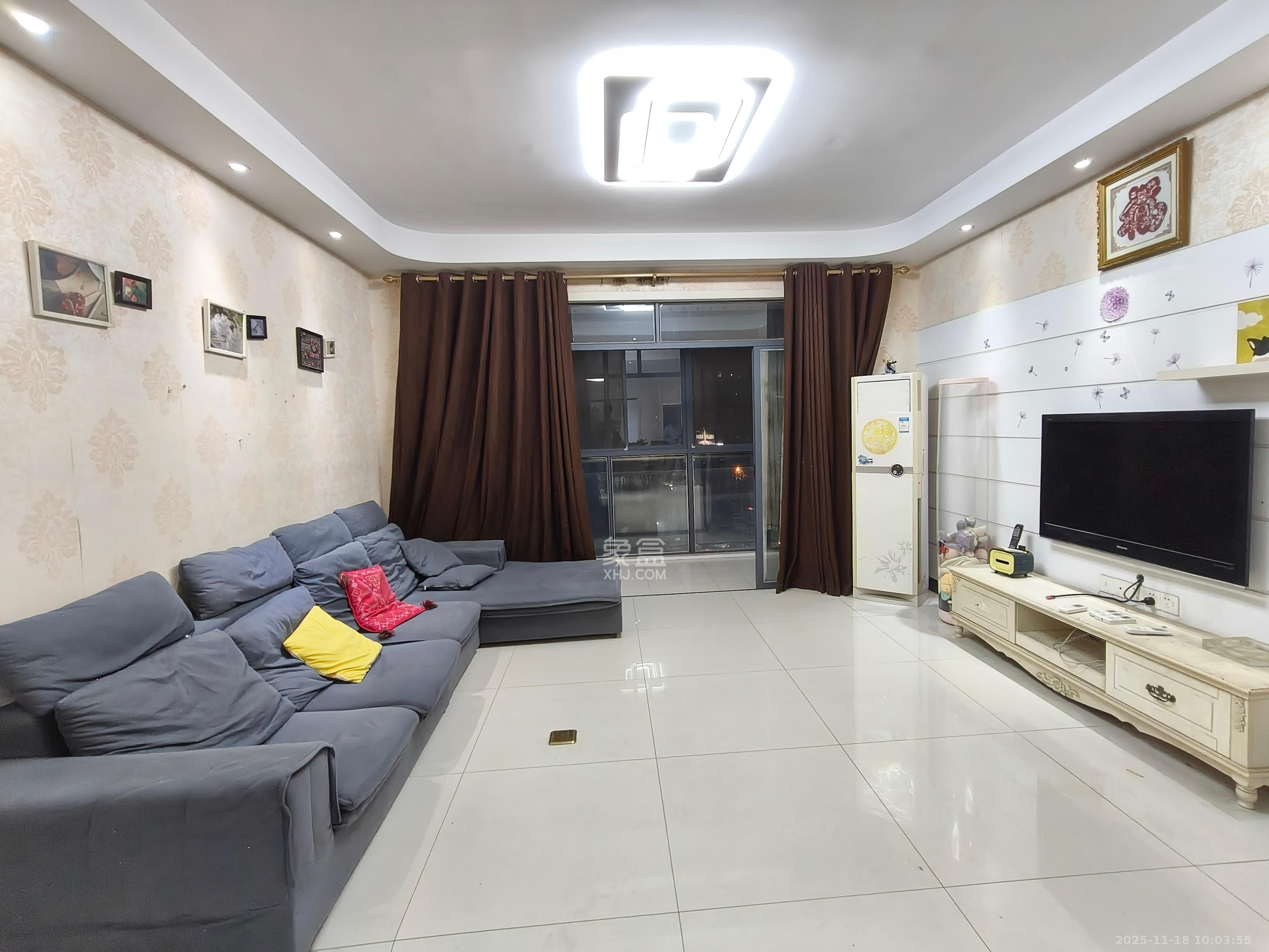 星城映象  3室2厅2卫    2680.0元/月