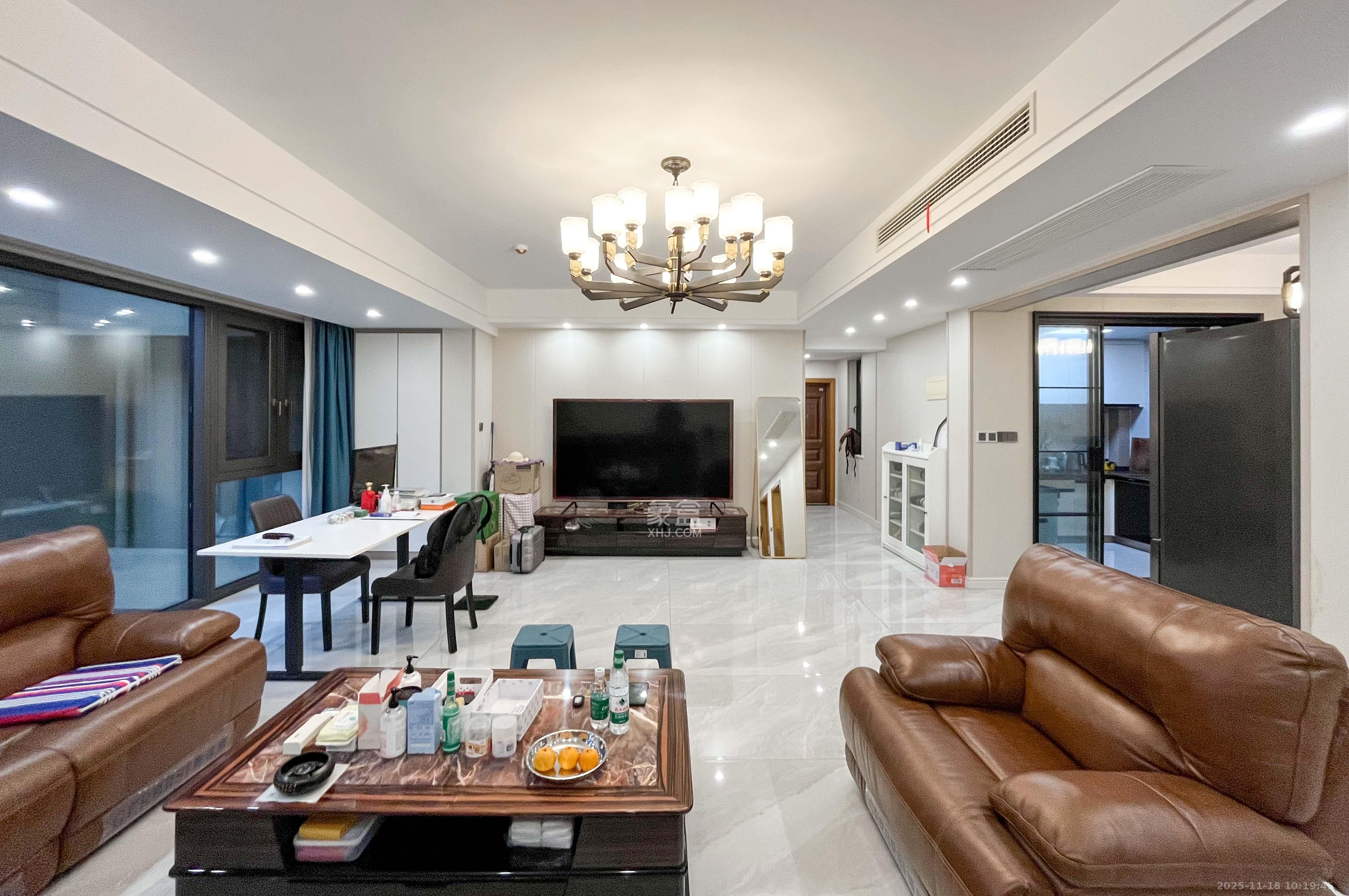 中建梅溪湖中心  3室2厅2卫    175.0万室内图1