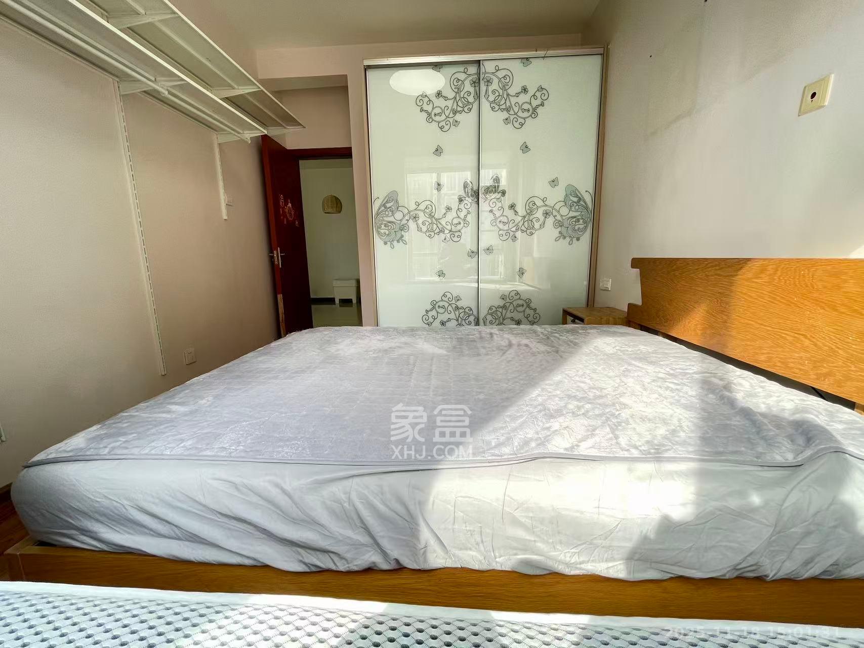 泊爱蓝湾 1室0厅0卫 2500.0元/月 泊爱蓝湾 1室0厅0卫 2500.0元/月室内图