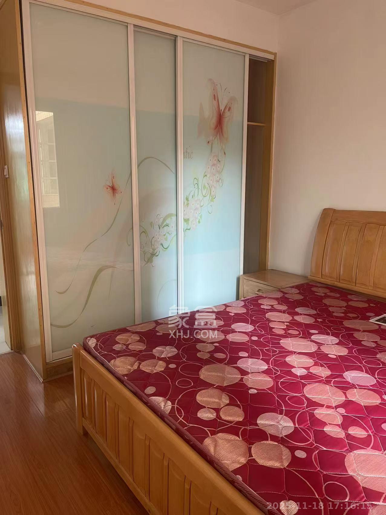 麓谷加州阳光  3室2厅2卫    2300.0元/月室内图