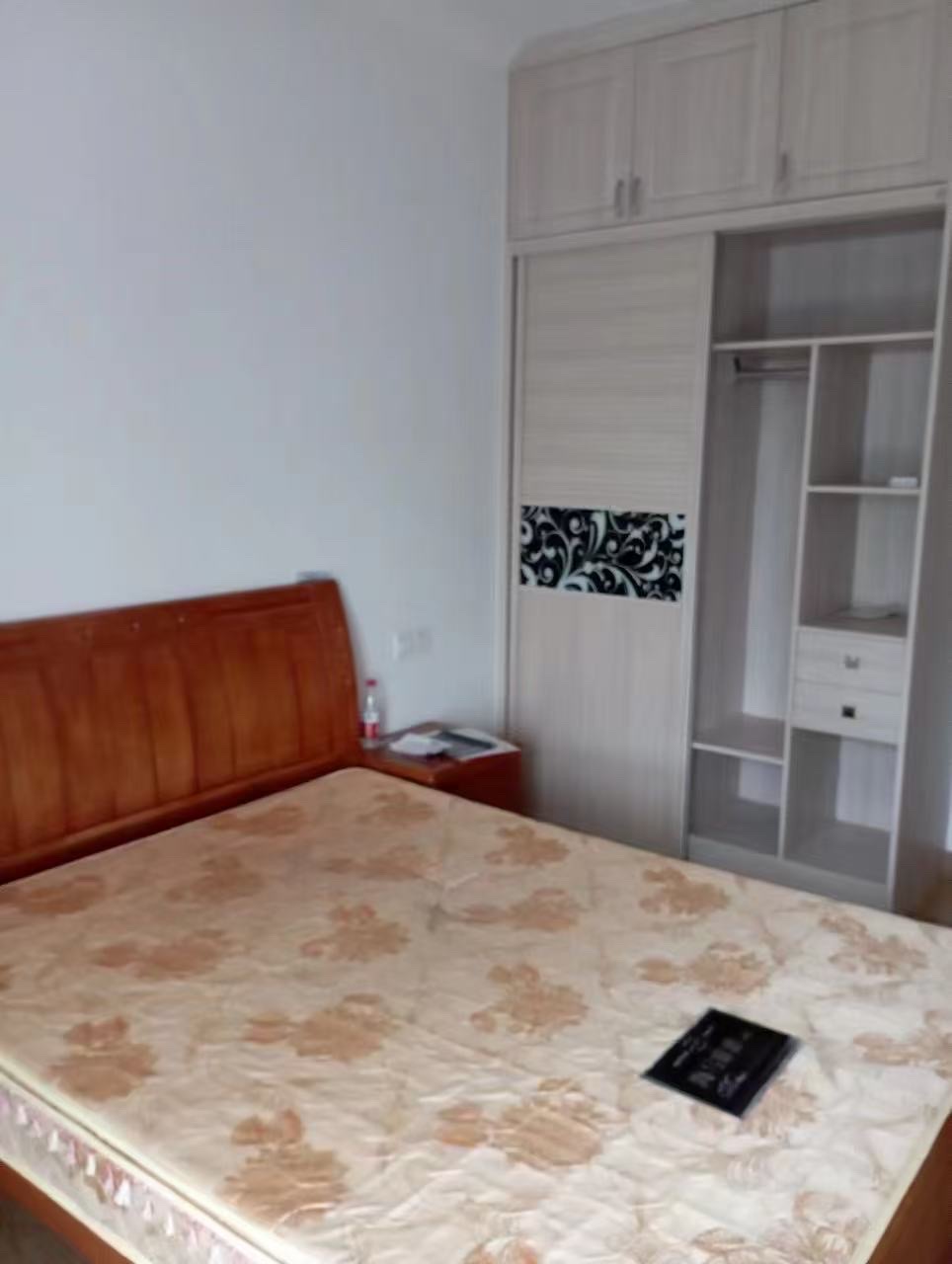 南方电网小区  3室2厅2卫    4300.0元/月室内图