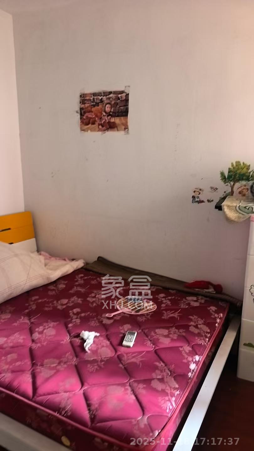 三一街区 3室2厅1卫 1600.0元/月 三一街区 3室2厅1卫 1600.0元/月室内图