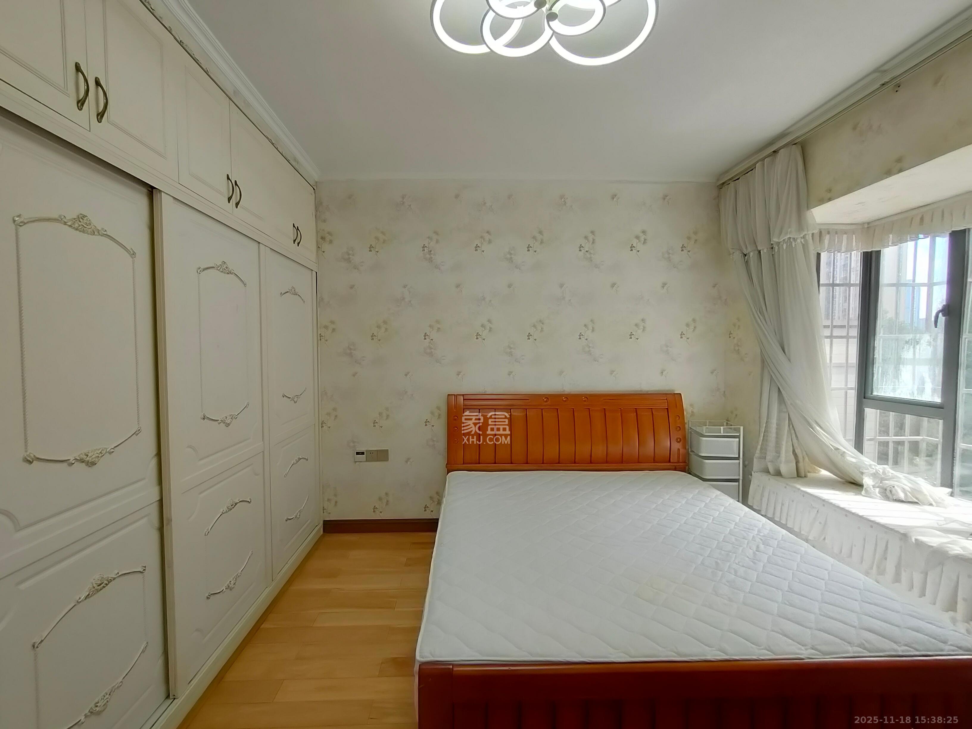 鸿基橄榄君庭  3室2厅2卫    3500.0元/月室内图