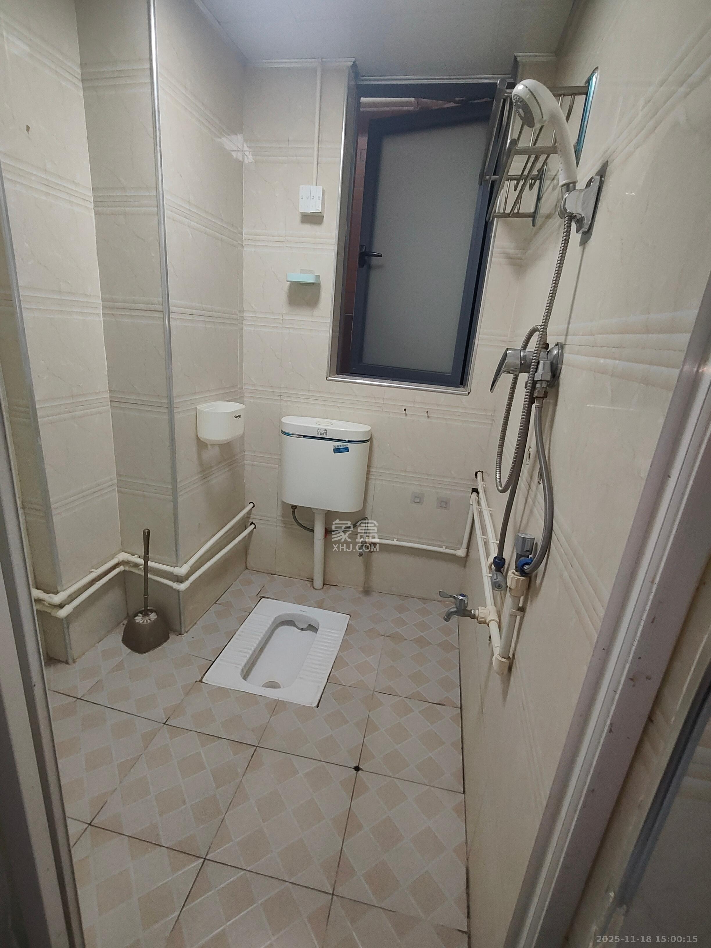 金领家族 2室1厅1卫 1200.0元/月 金领家族 2室1厅1卫 1200.0元/月室内图