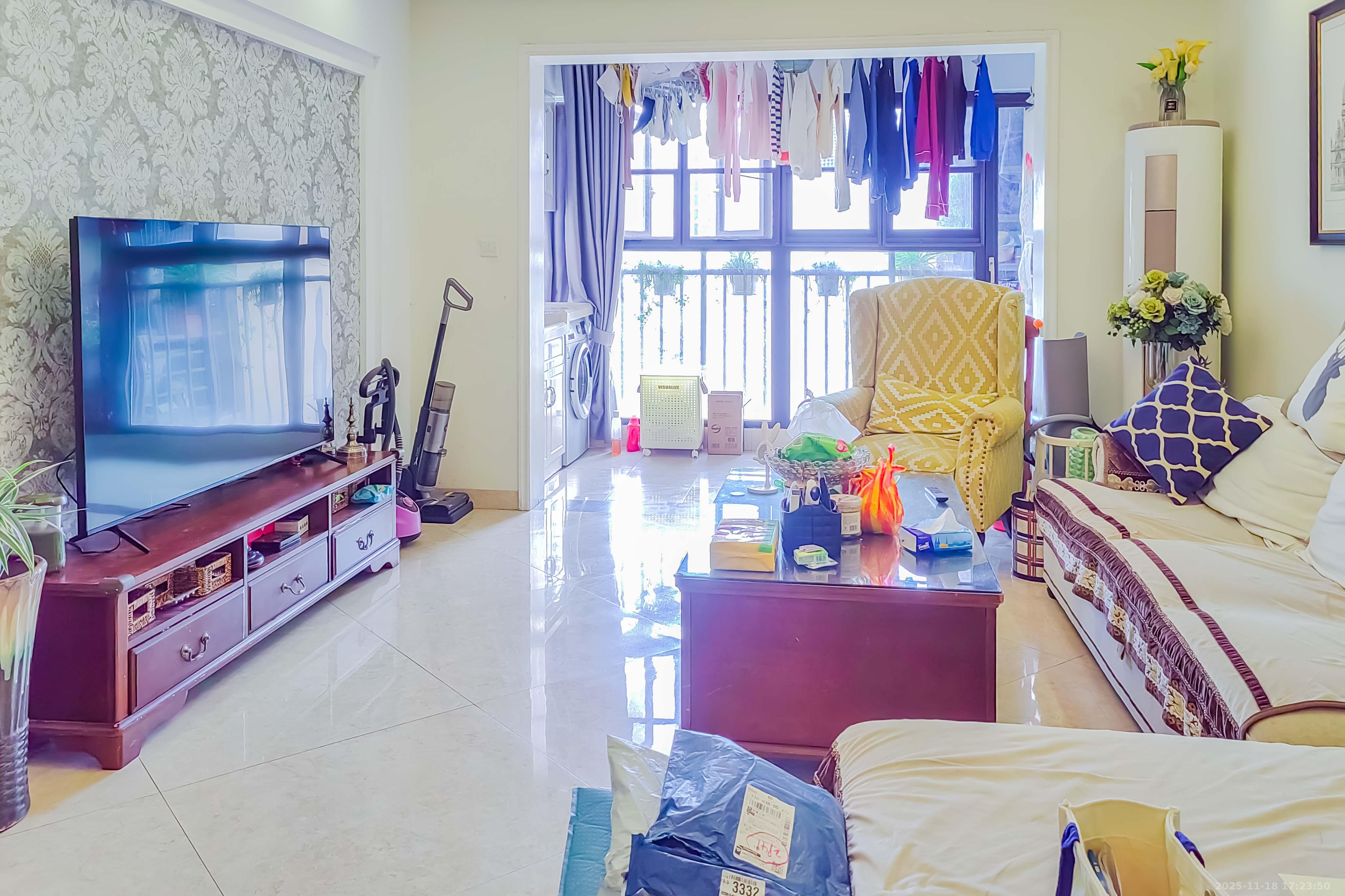 旭辉香樟公馆 4室2厅2卫 115.0万 旭辉香樟公馆 4室2厅2卫 115.0万客厅