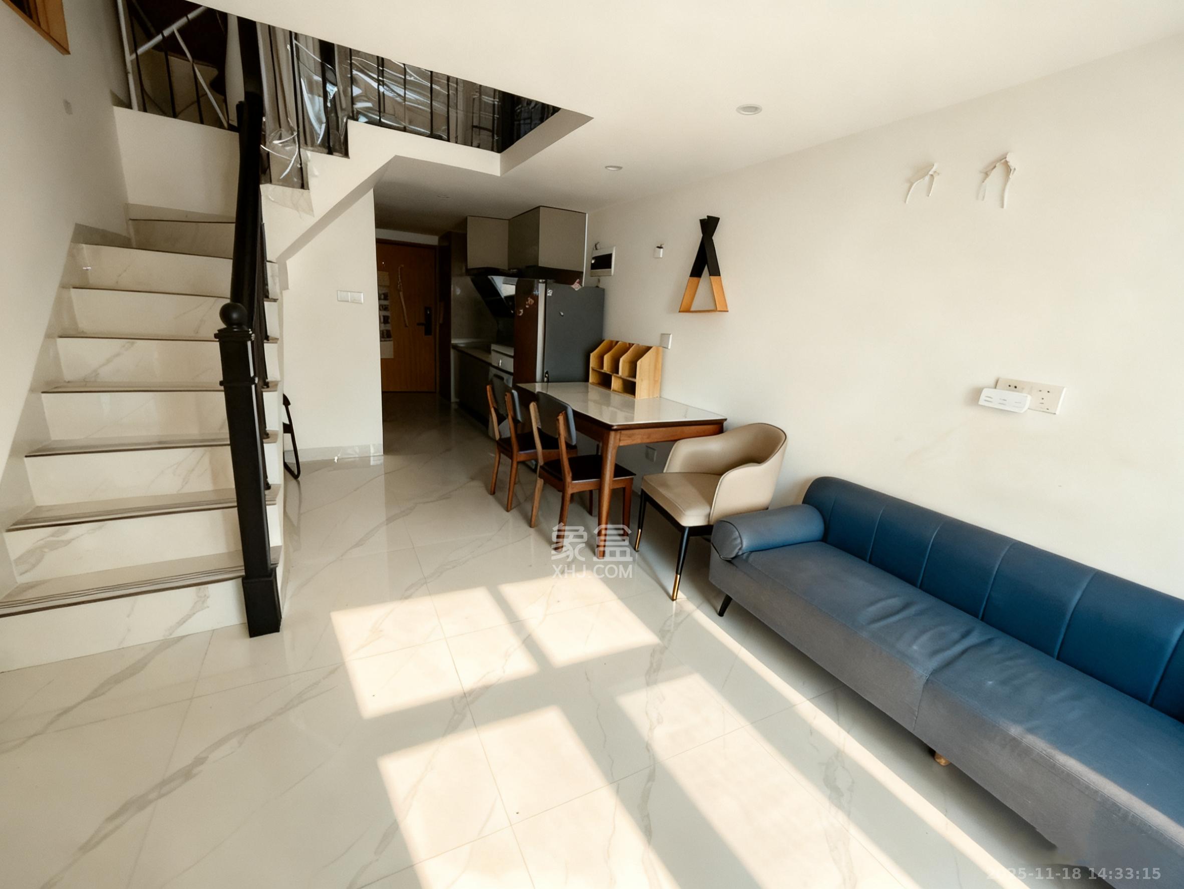 卓越江岸  2室0厅0卫    2200.0元/月